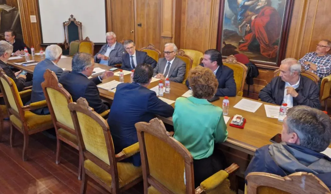 Javier Rincón se ha reunido con la nueva junta de Ferebro.