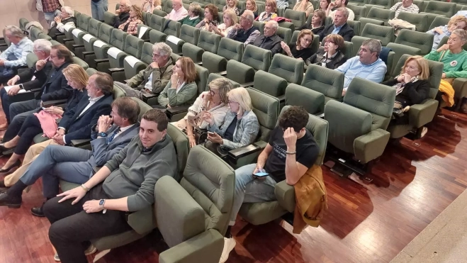 Asistentes al debate