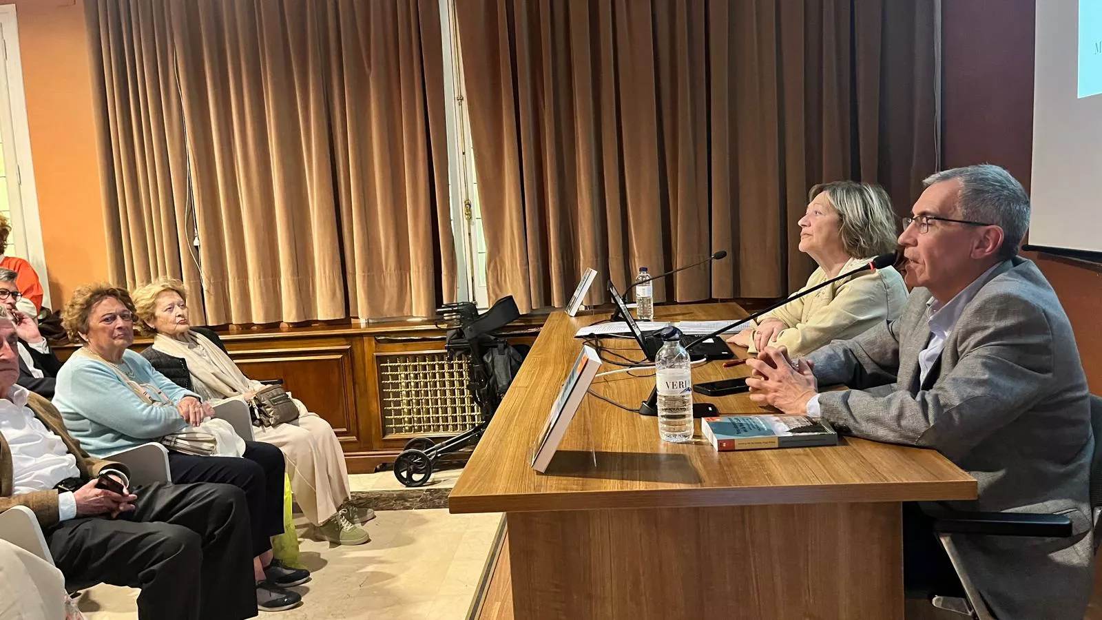 María Pilar Vallés rescata la vida de Allué, Duaso y Vallés, tres eruditos altoaragoneses en la Real Capilla. María Pilar Vallés rescata la vida de Allué, Duaso y Vallés, tres eruditos altoaragoneses en la Real Capilla.