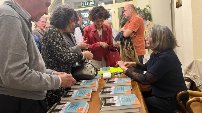 Másdelibros ha colaborado en la presentación en el IEA.