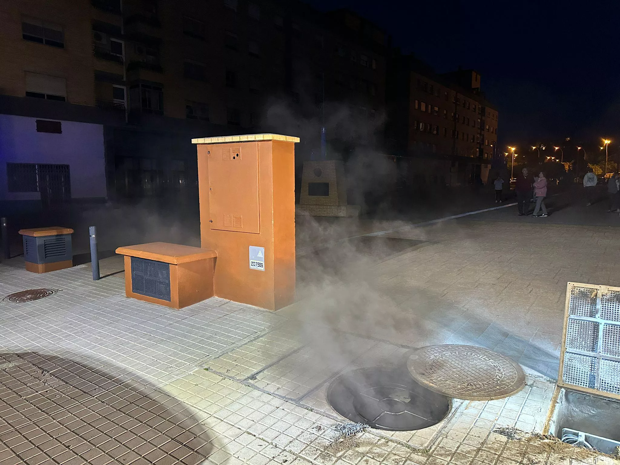 El incendio se declaró en un transformador y afectó al suministro eléctrico de la zona de Ingeniero Montaner. El incendio se declaró en un transformador y afectó al suministro eléctrico de la zona de Ingeniero Montaner.