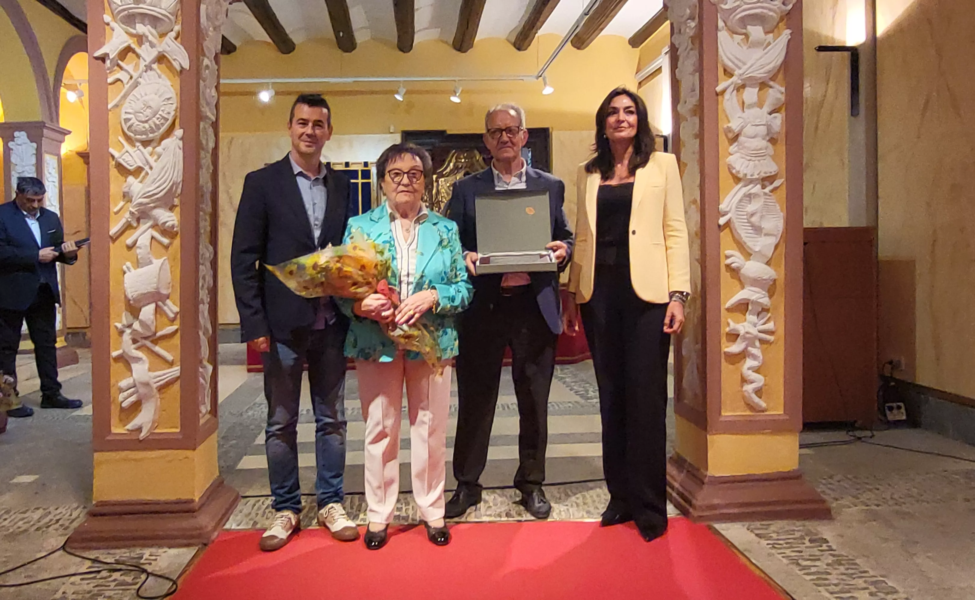 Homenaje de Huesca a 23 matrimonios en sus bodas de oro. Foto Mercedes Manterola