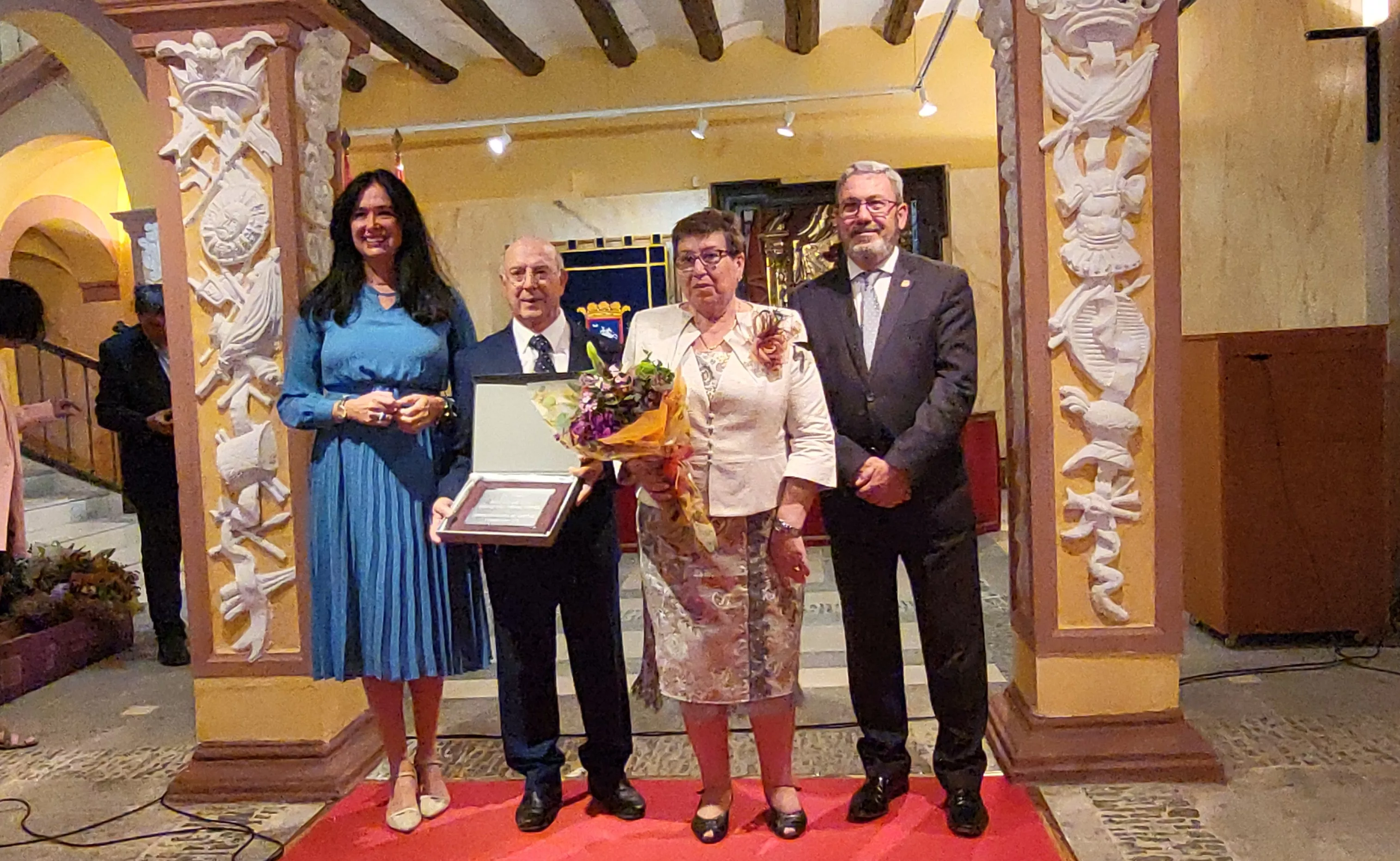 Homenaje de Huesca a 23 matrimonios en sus bodas de oro. Foto Mercedes Manterola