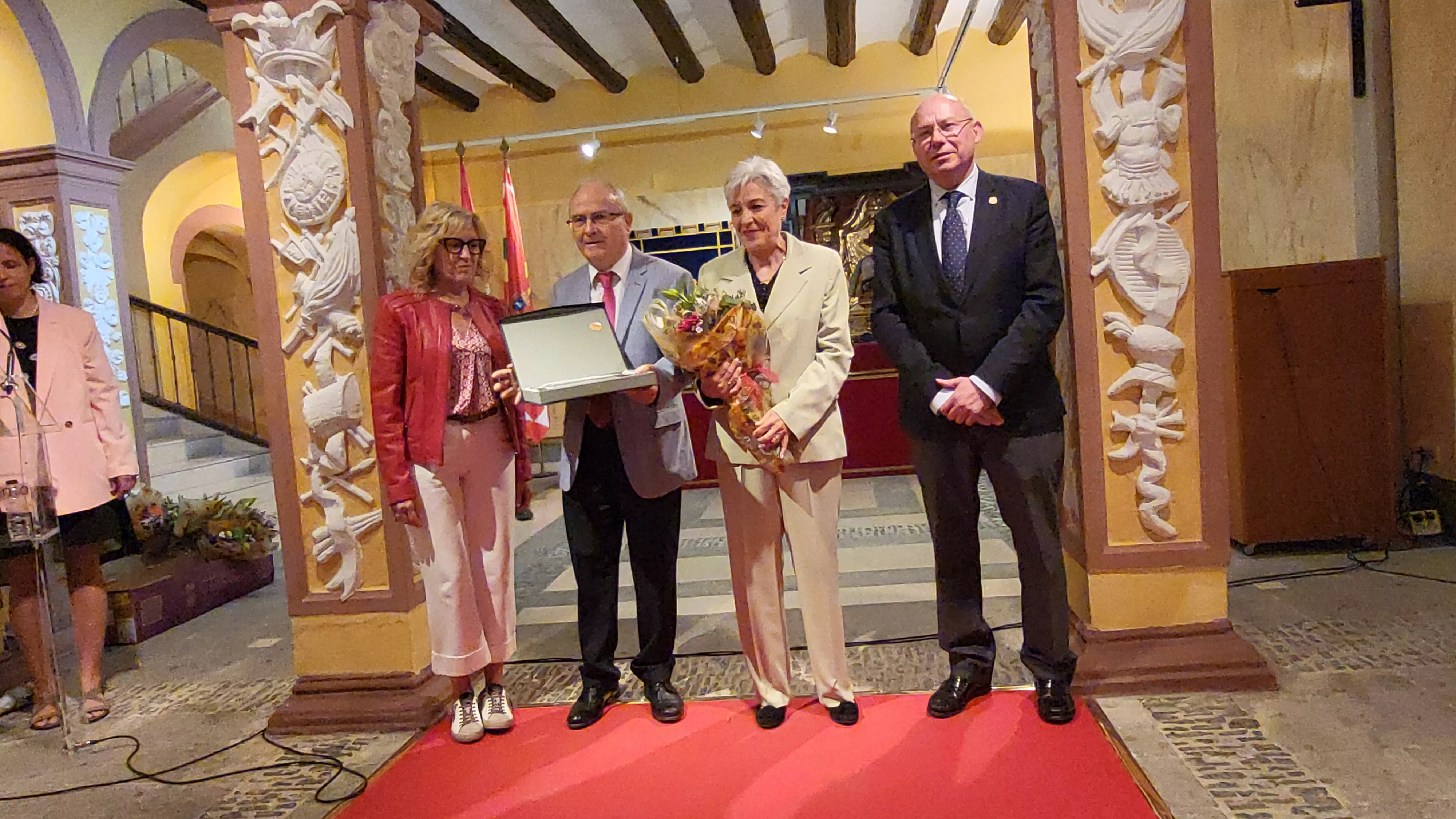 Homenaje de Huesca a 23 matrimonios en sus bodas de oro. Foto Mercedes Manterola