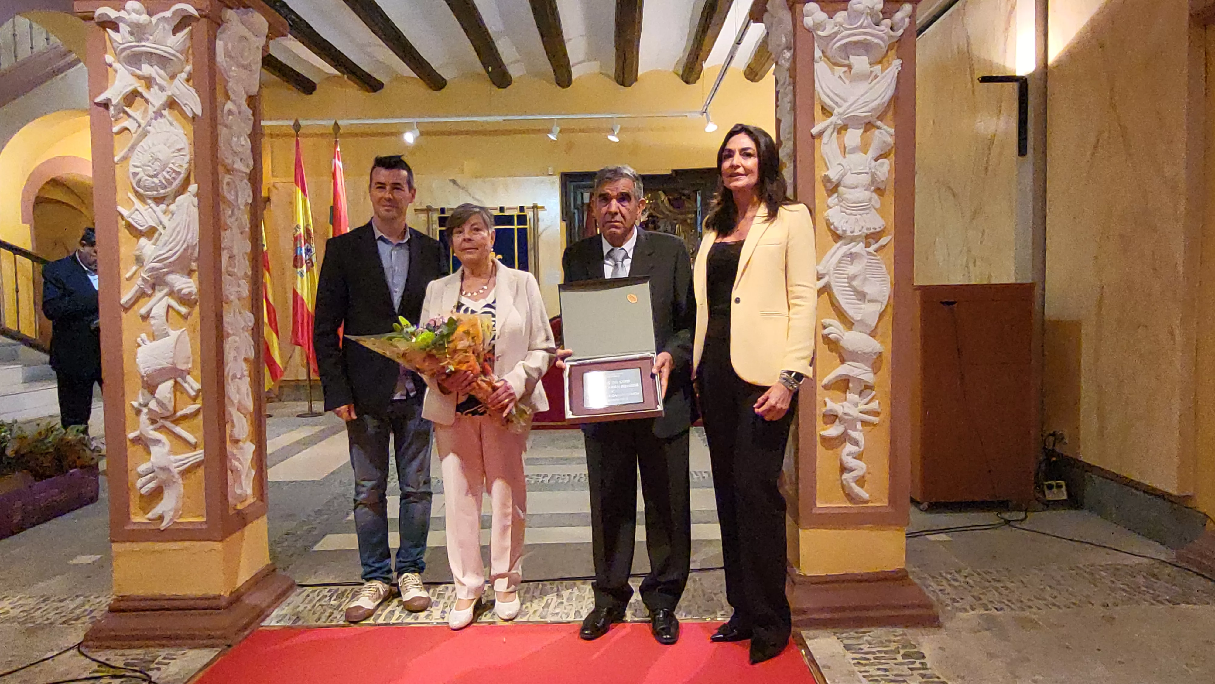 Homenaje de Huesca a 23 matrimonios en sus bodas de oro. Foto Mercedes Manterola