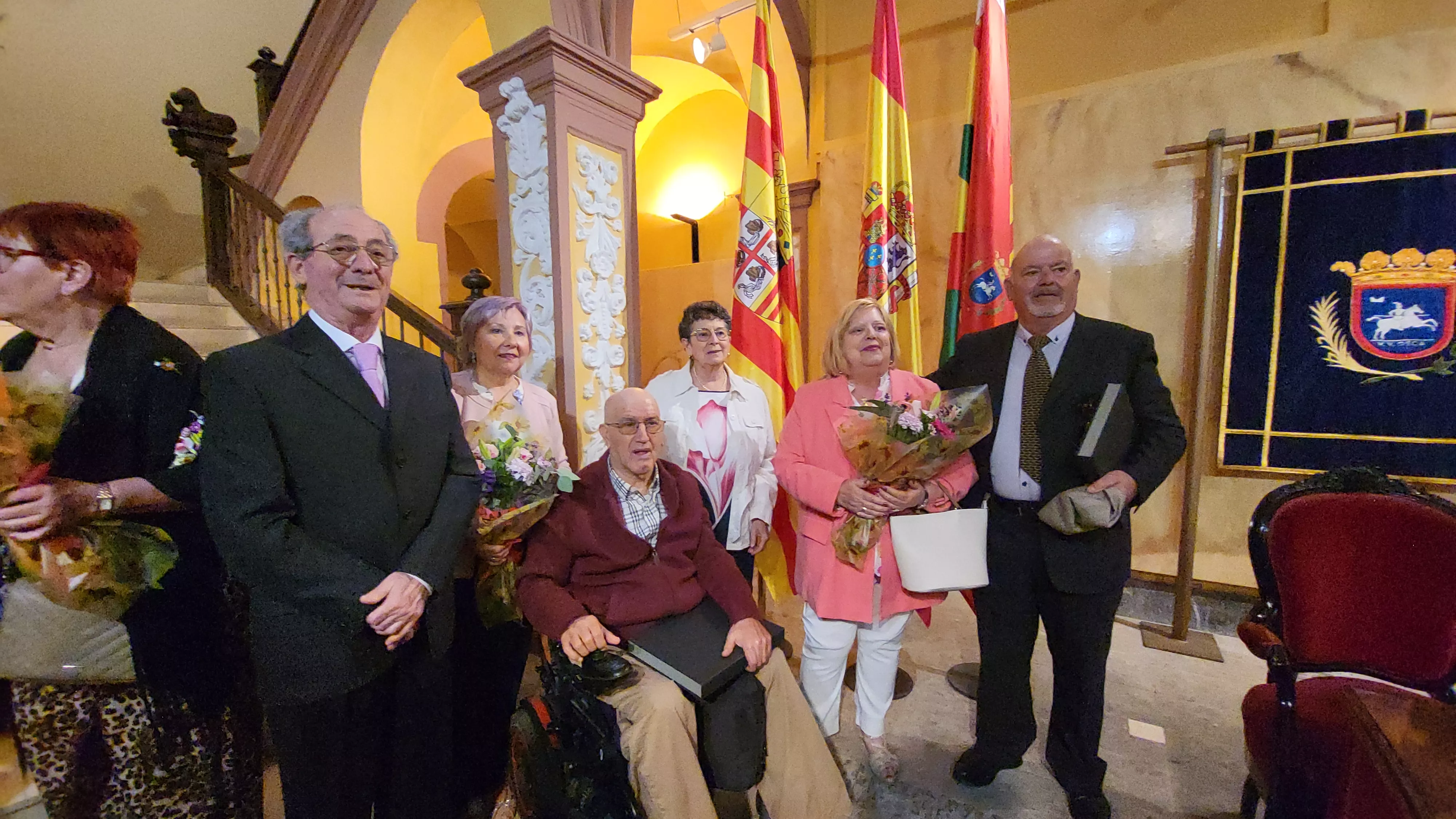Homenaje de Huesca a 23 matrimonios en sus bodas de oro. Foto Mercedes Manterola