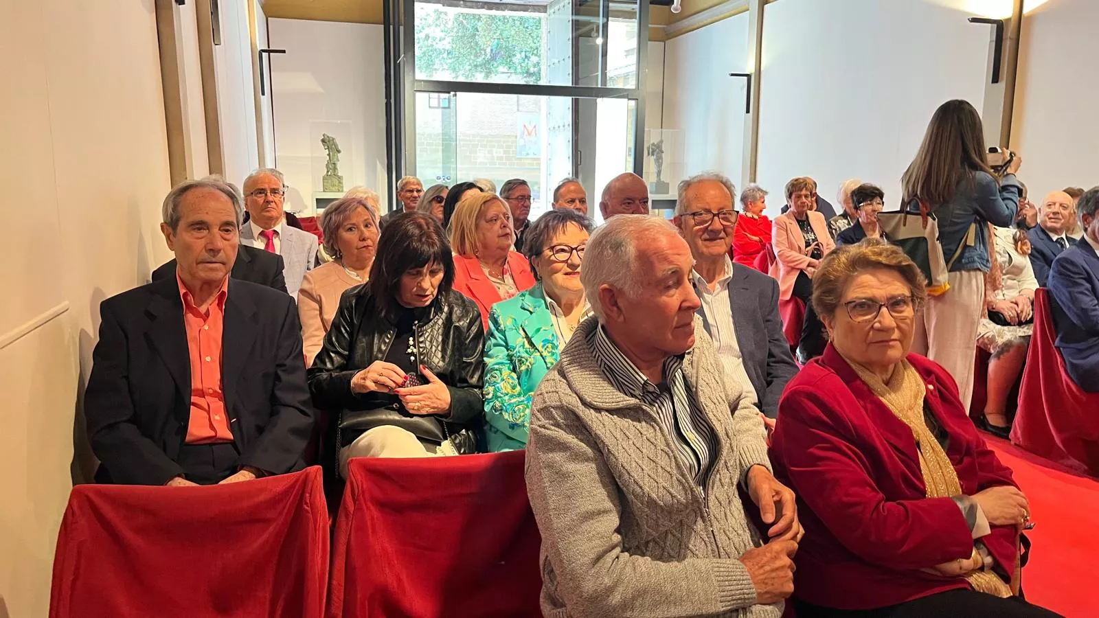 Homenaje de Huesca a 23 matrimonios en sus bodas de oro. Foto Mercedes Manterola