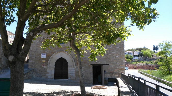 Edificio que alberga el CRIE de Benabarre. Edificio que alberga el CRIE de Benabarre.