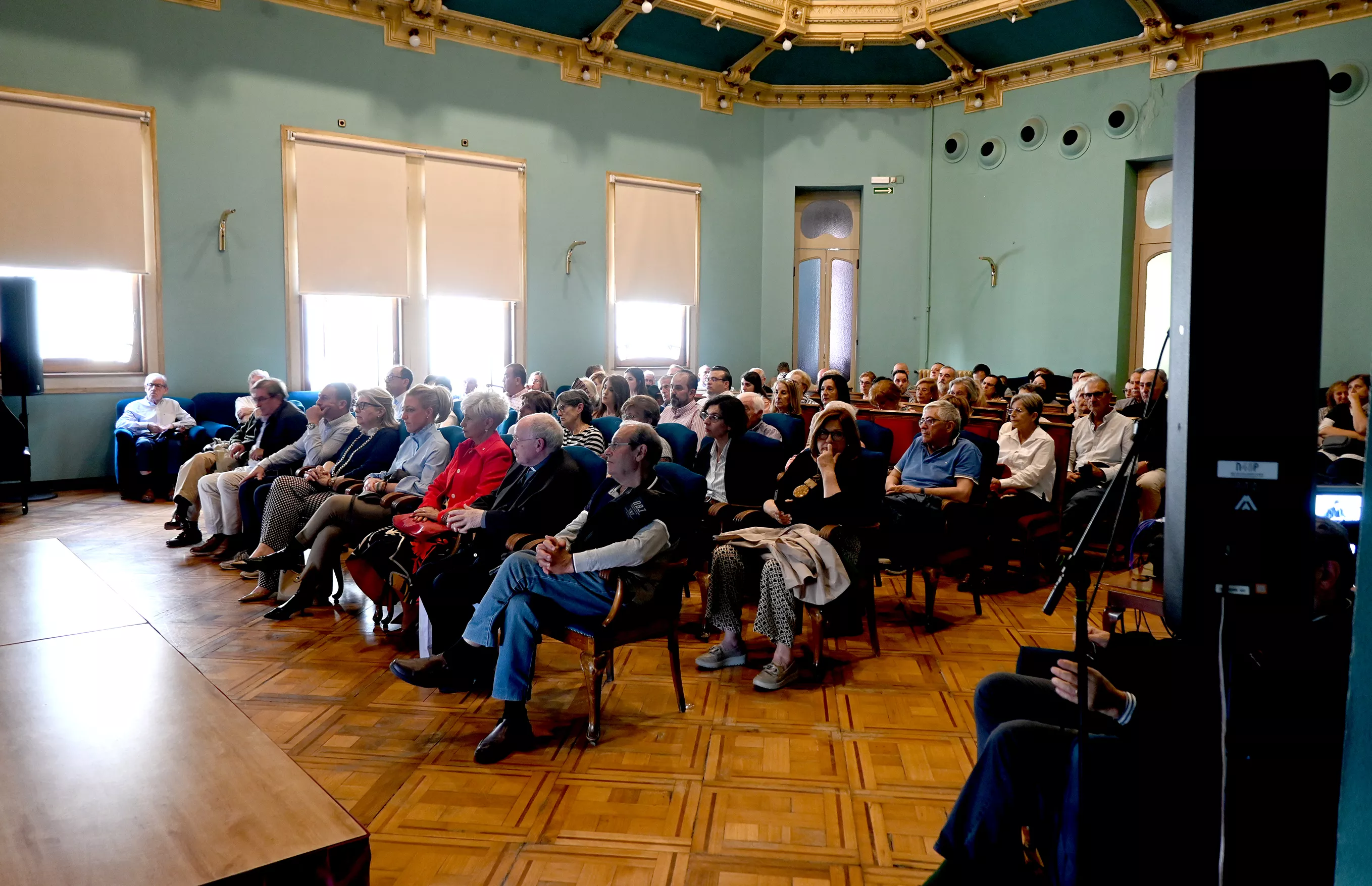 Conferencia del catedrático Pablo Blanco en el Casino oscense. Foto Carlos Jalle