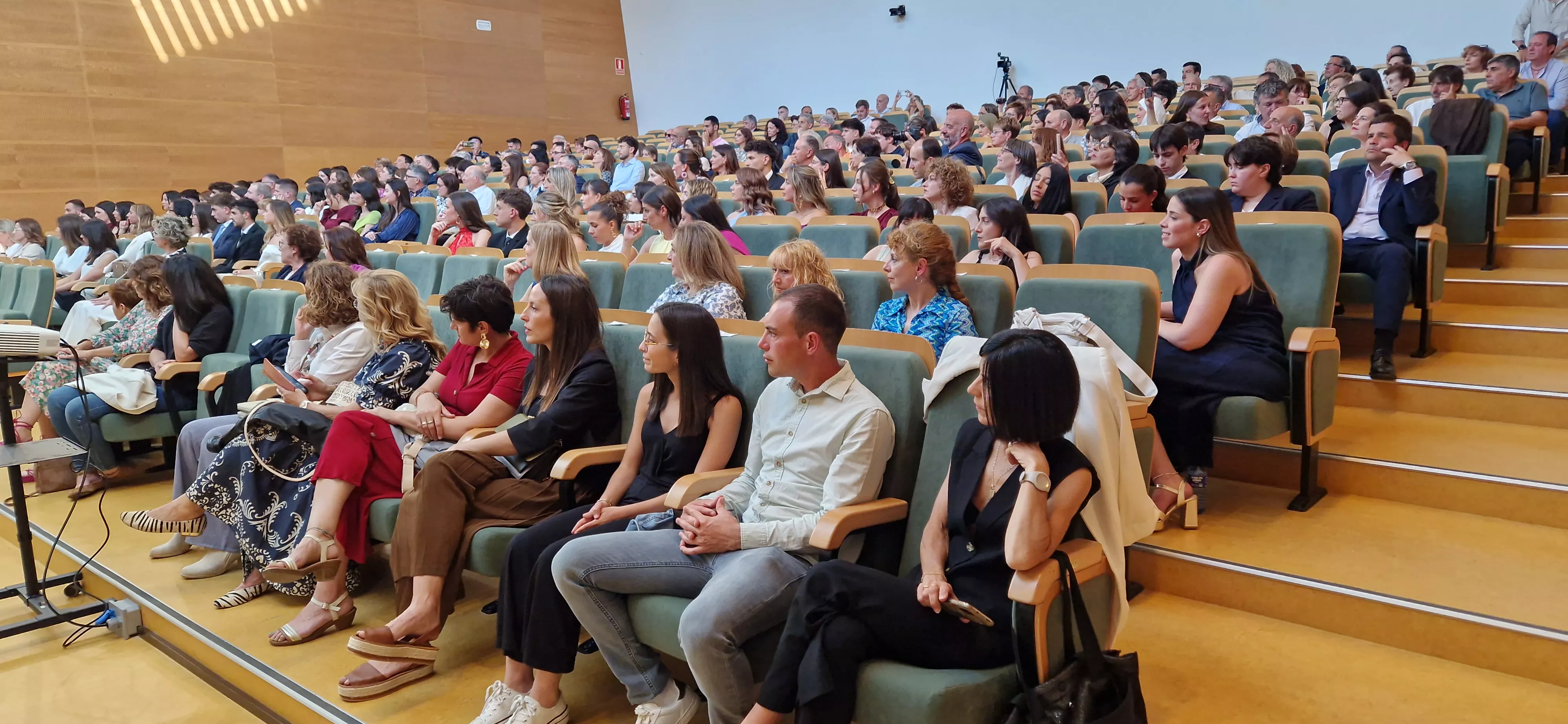 Ceremonia de graduación de la Escuela Universitaria de Enfermería de Huesca. Foto Myriam Martínez 