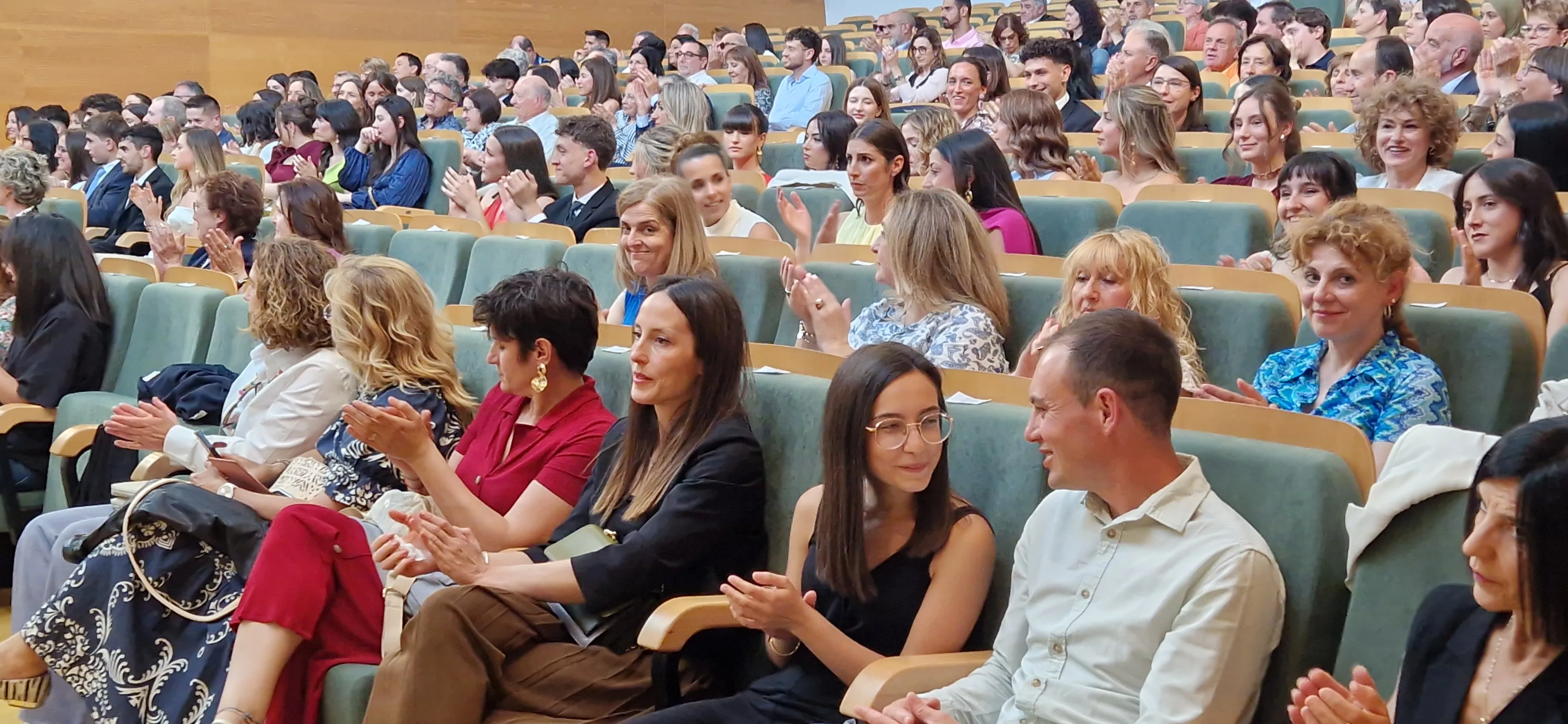 Ceremonia de graduación de la Escuela Universitaria de Enfermería de Huesca. Foto Myriam Martínez
