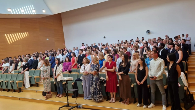 Ceremonia de graduación de la Escuela Universitaria de Enfermería de Huesca. Foto Myriam Martínez
