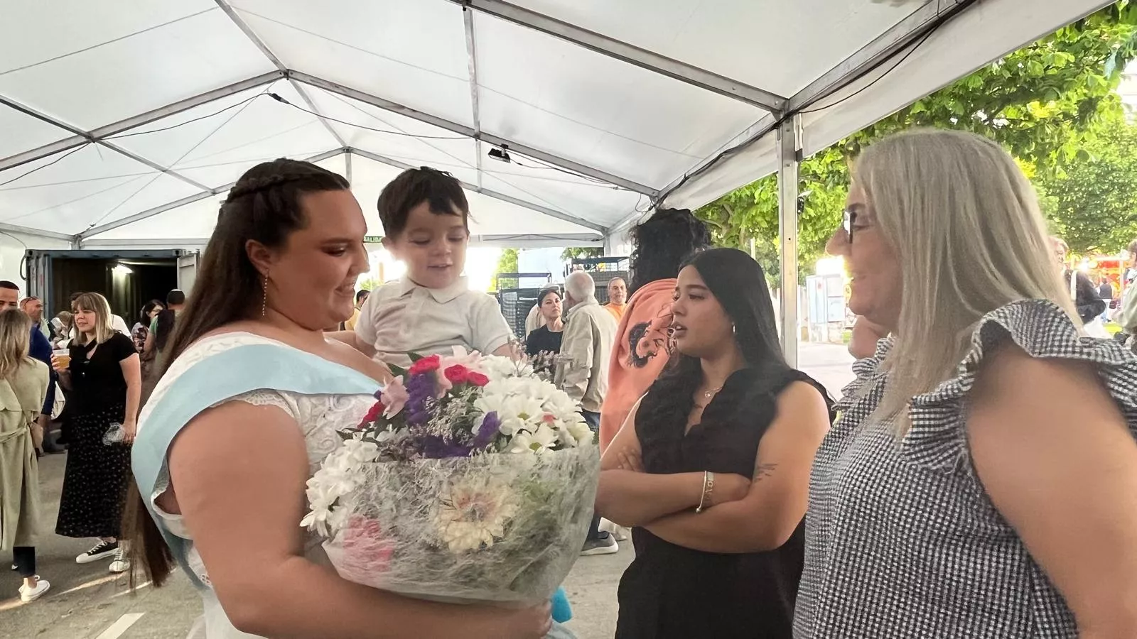 Acto de presentación de las mairalesas del Barrio de María Auxiliadora. Foto Mercedes Manterola