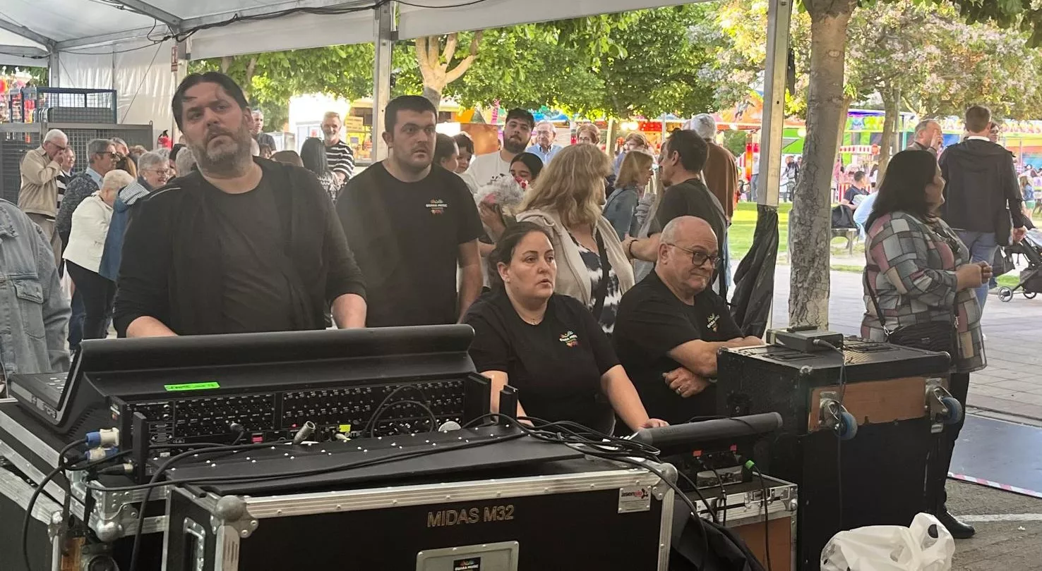 Acto de presentación de las mairalesas del Barrio de María Auxiliadora. Foto Mercedes Manterola