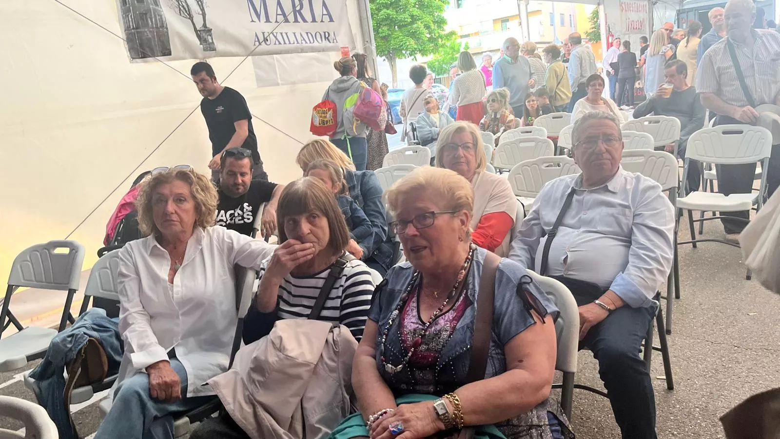 Acto de presentación de las mairalesas del Barrio de María Auxiliadora. Foto Mercedes Manterola