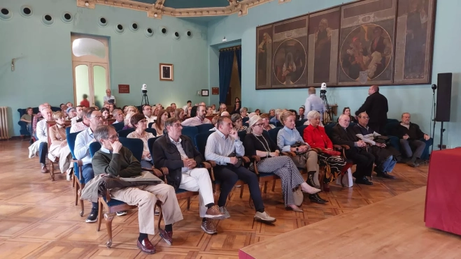Salón Azul del Casino en la conferencia de Pablo Blanco Salón Azul del Casino en la conferencia de Pablo Blanco