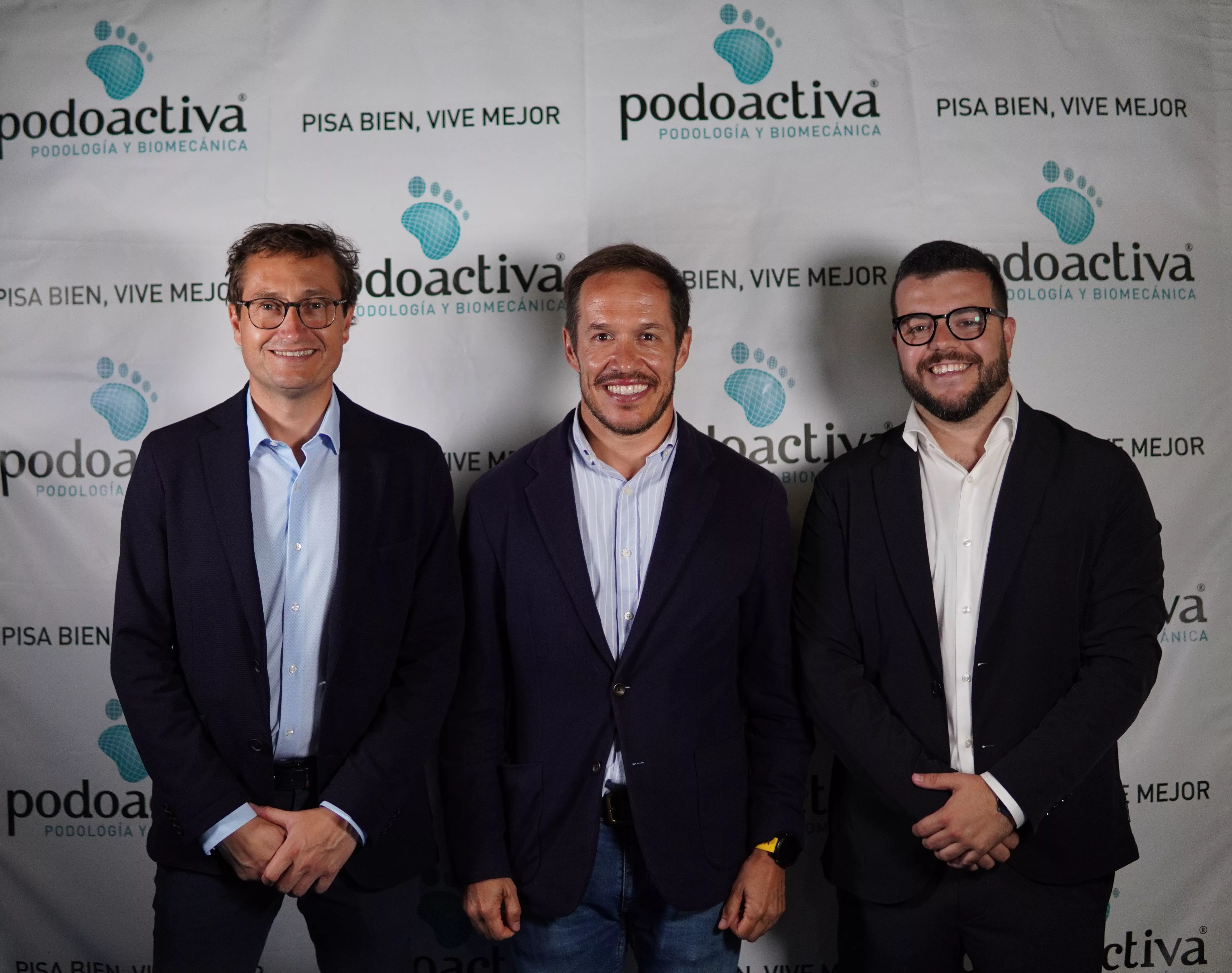 Javier Alfaro y Pablo Acosta con García Bragado en la nueva Policlínica en La Palma