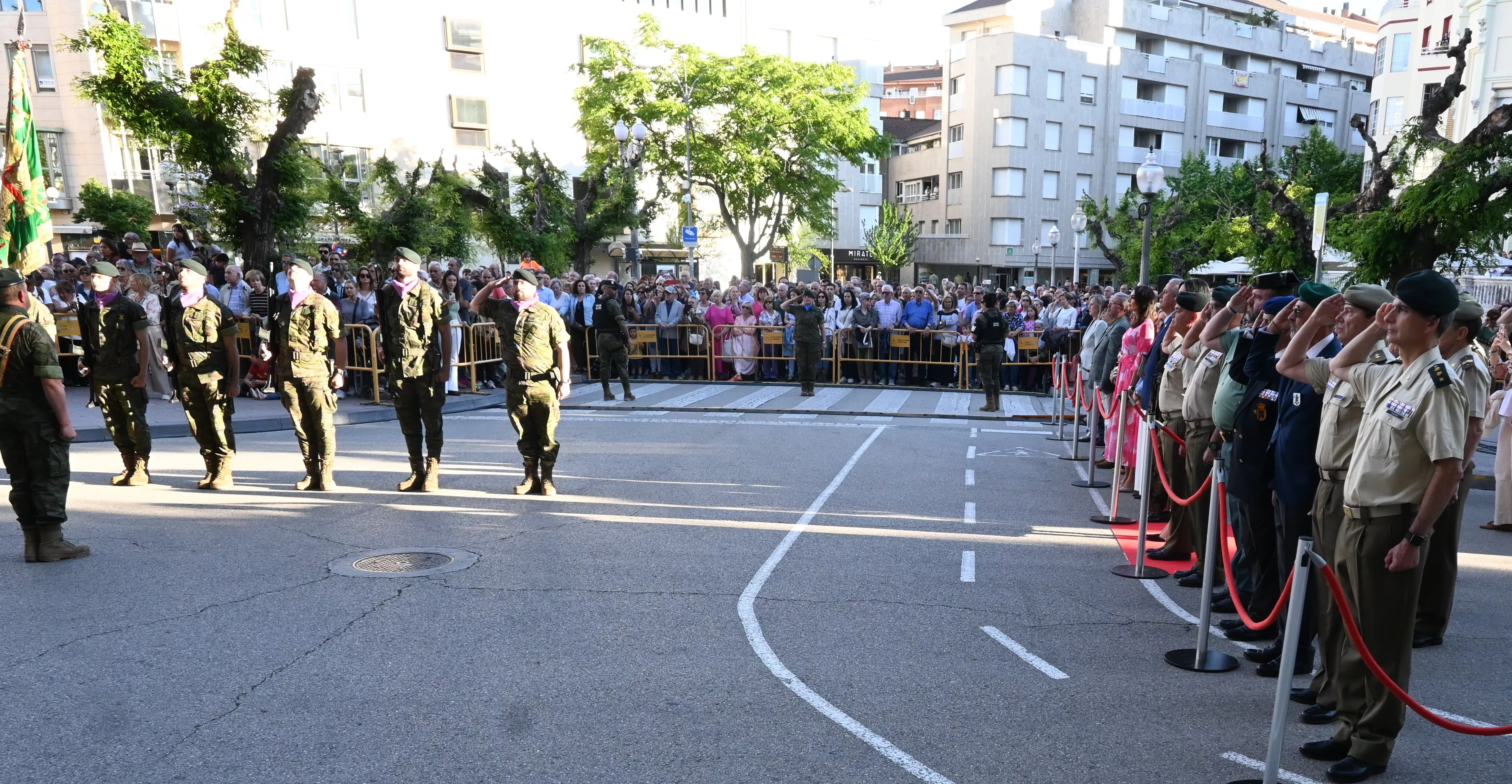 Encuentro de Bandas Militares en Huesca. Foto Carlos Jalle