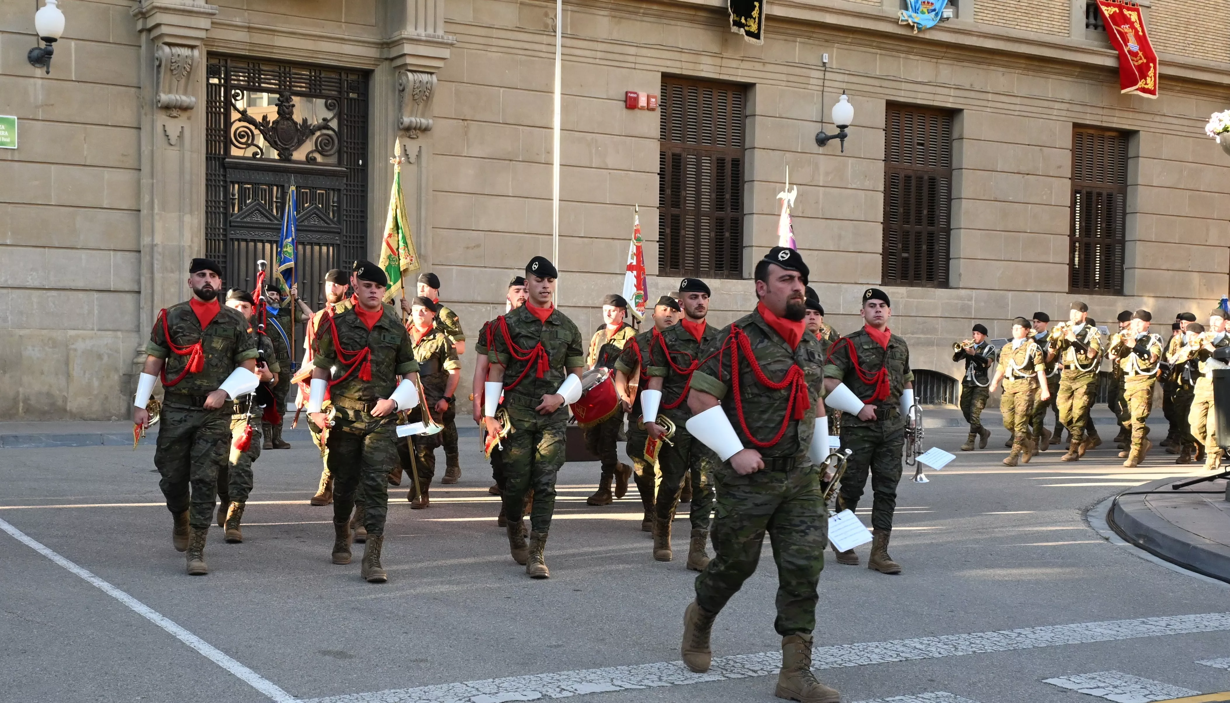 Encuentro de Bandas Militares en Huesca. Foto Carlos Jalle
