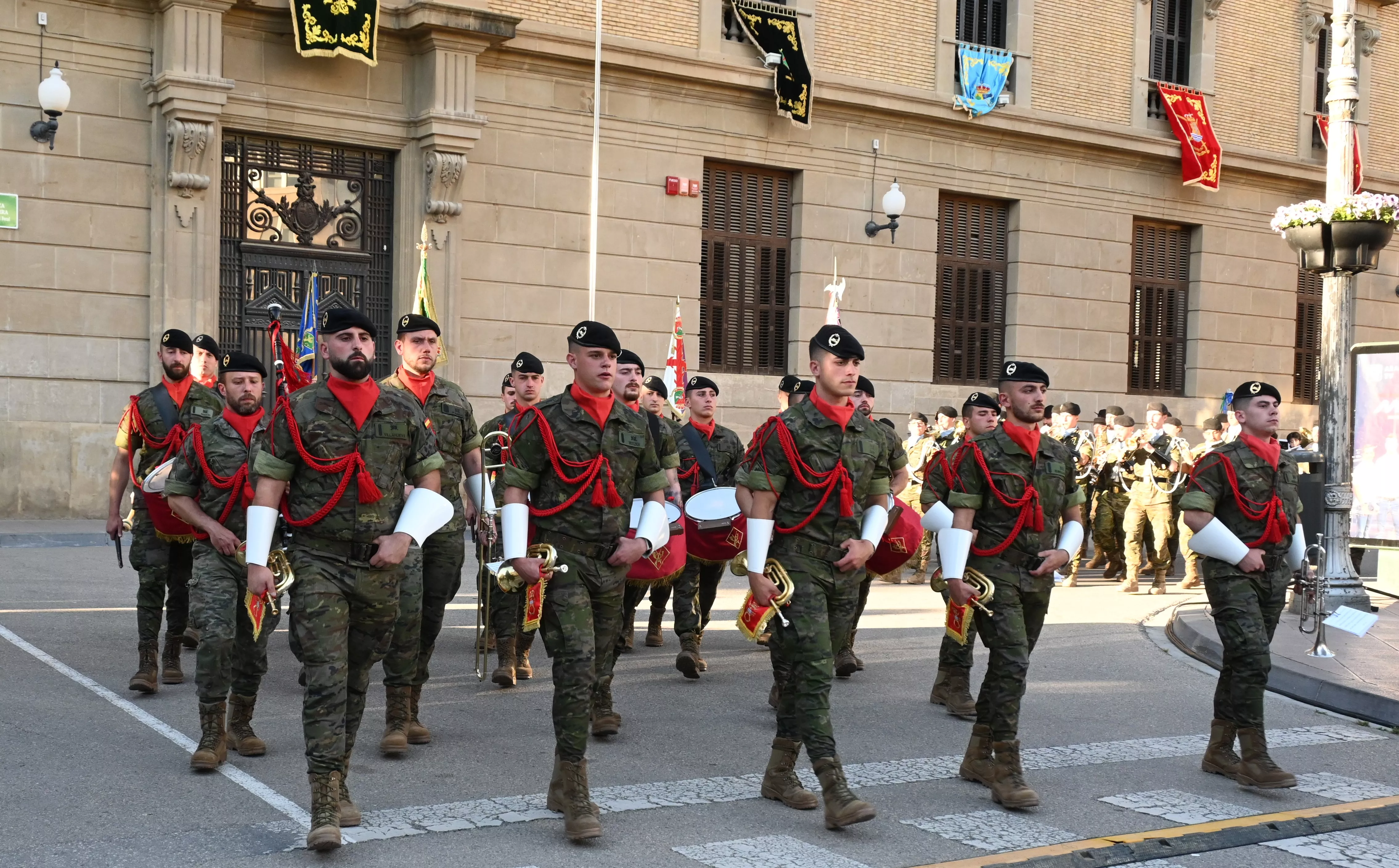 Encuentro de Bandas Militares en Huesca. Foto Carlos Jalle