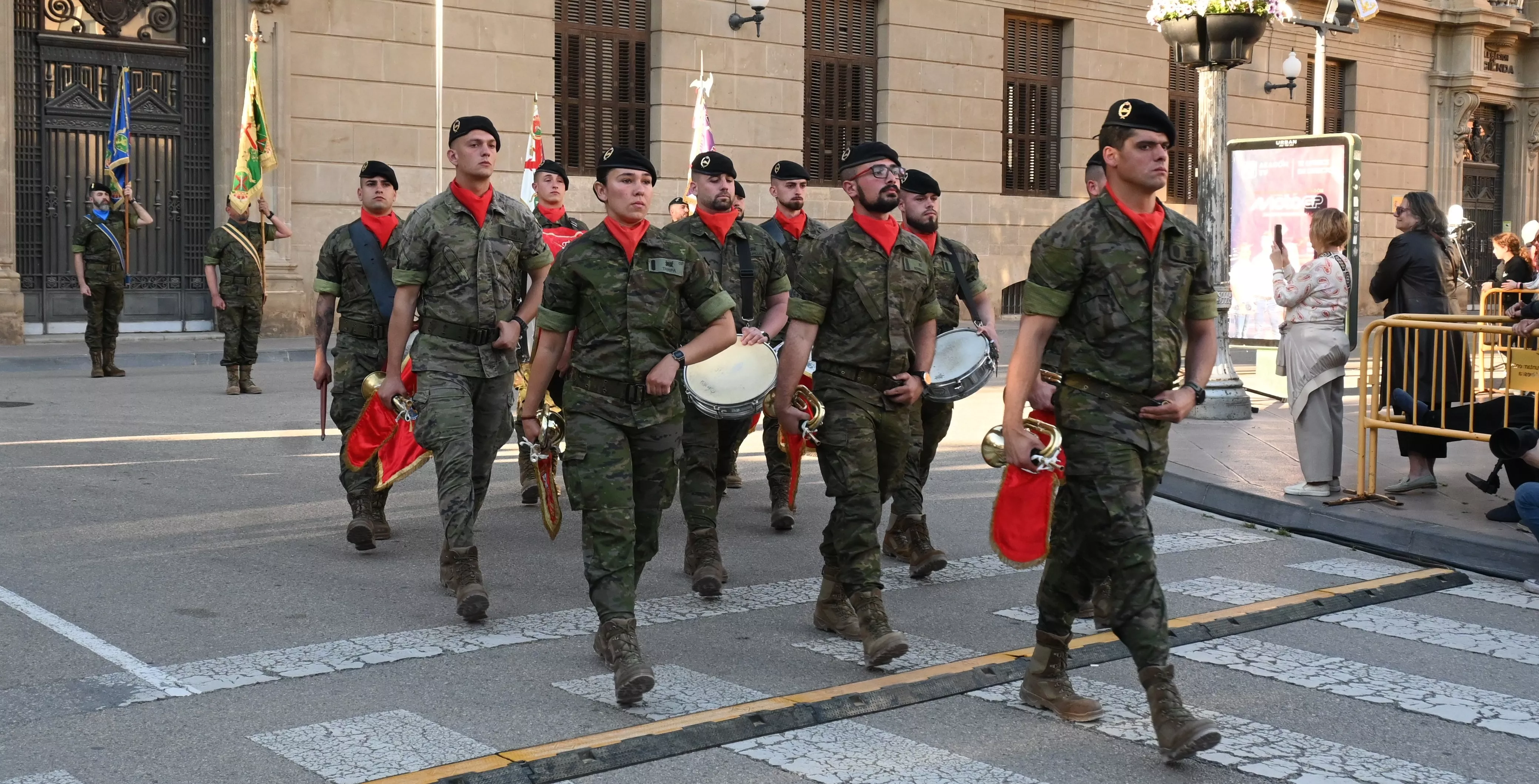 Encuentro de Bandas Militares en Huesca. Foto Carlos Jalle
