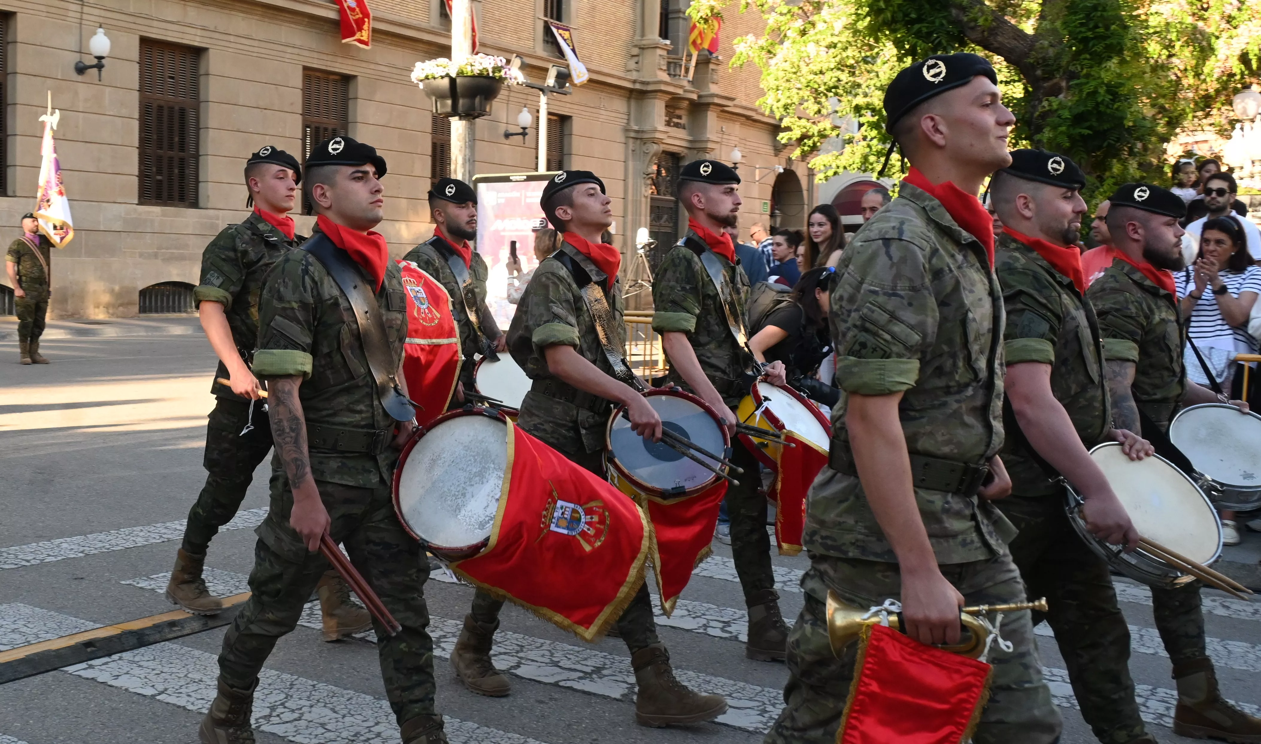 Encuentro de Bandas Militares en Huesca. Foto Carlos Jalle