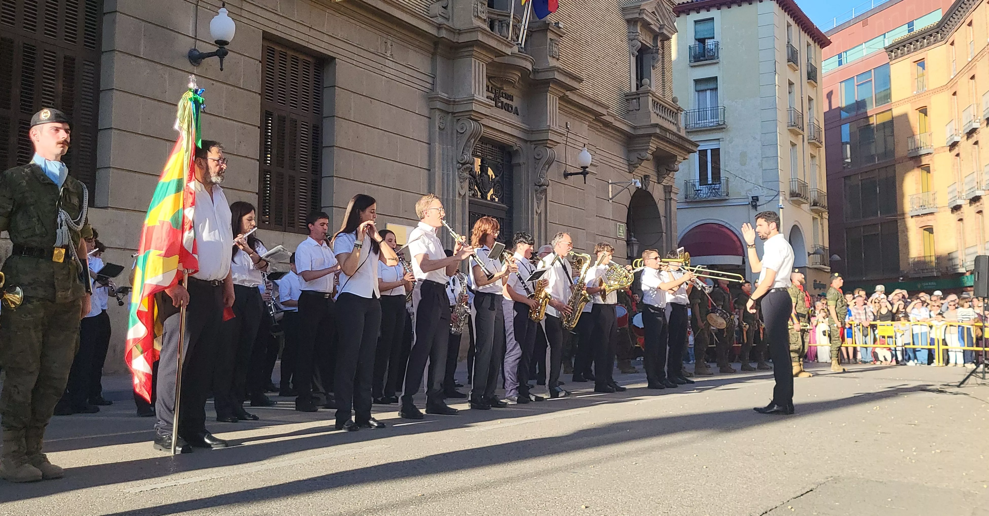 Encuentro de Bandas Militares en Huesca. Foto Mercedes Manterola