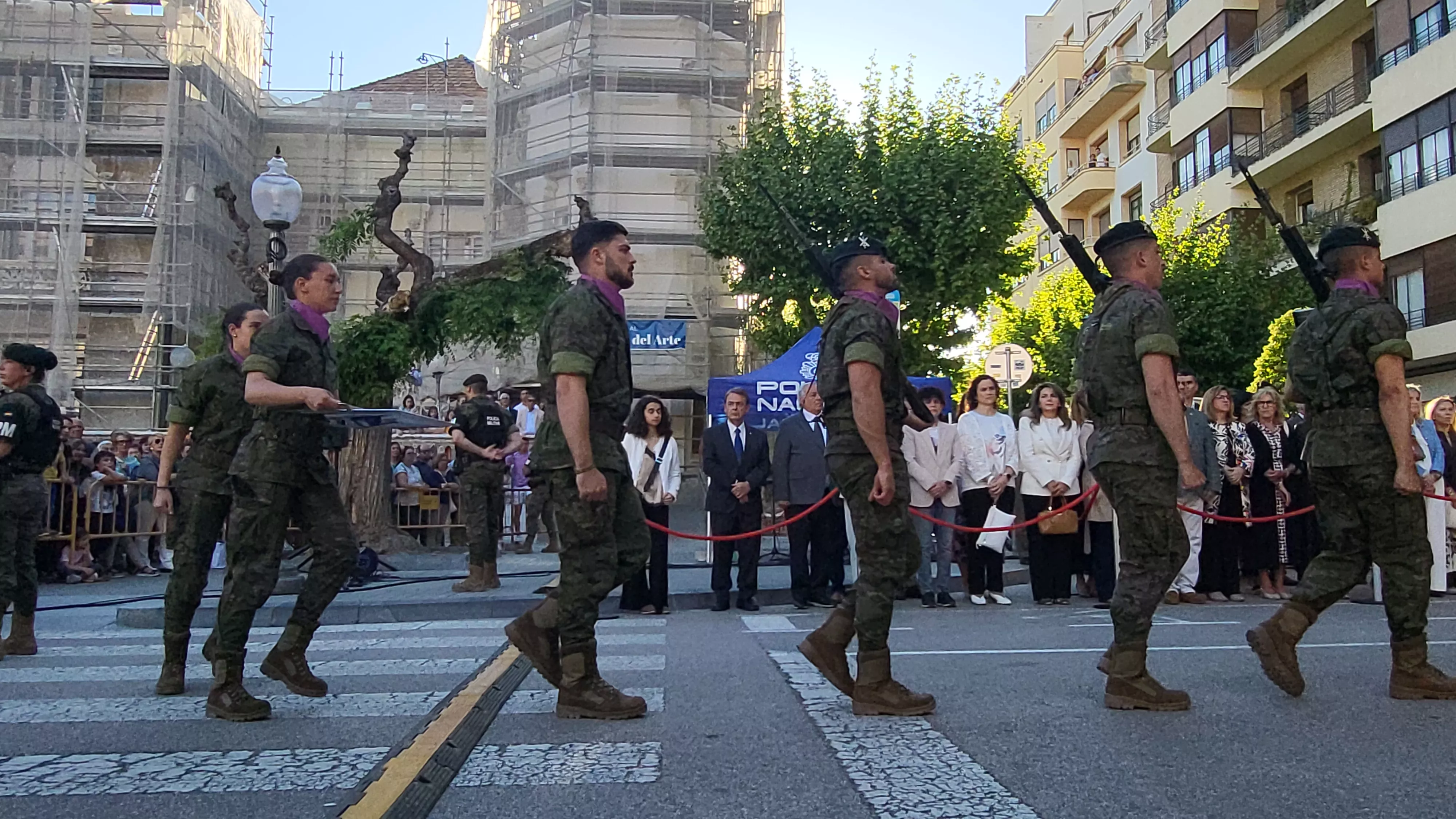 Encuentro de Bandas Militares en Huesca. Foto Mercedes Manterola
