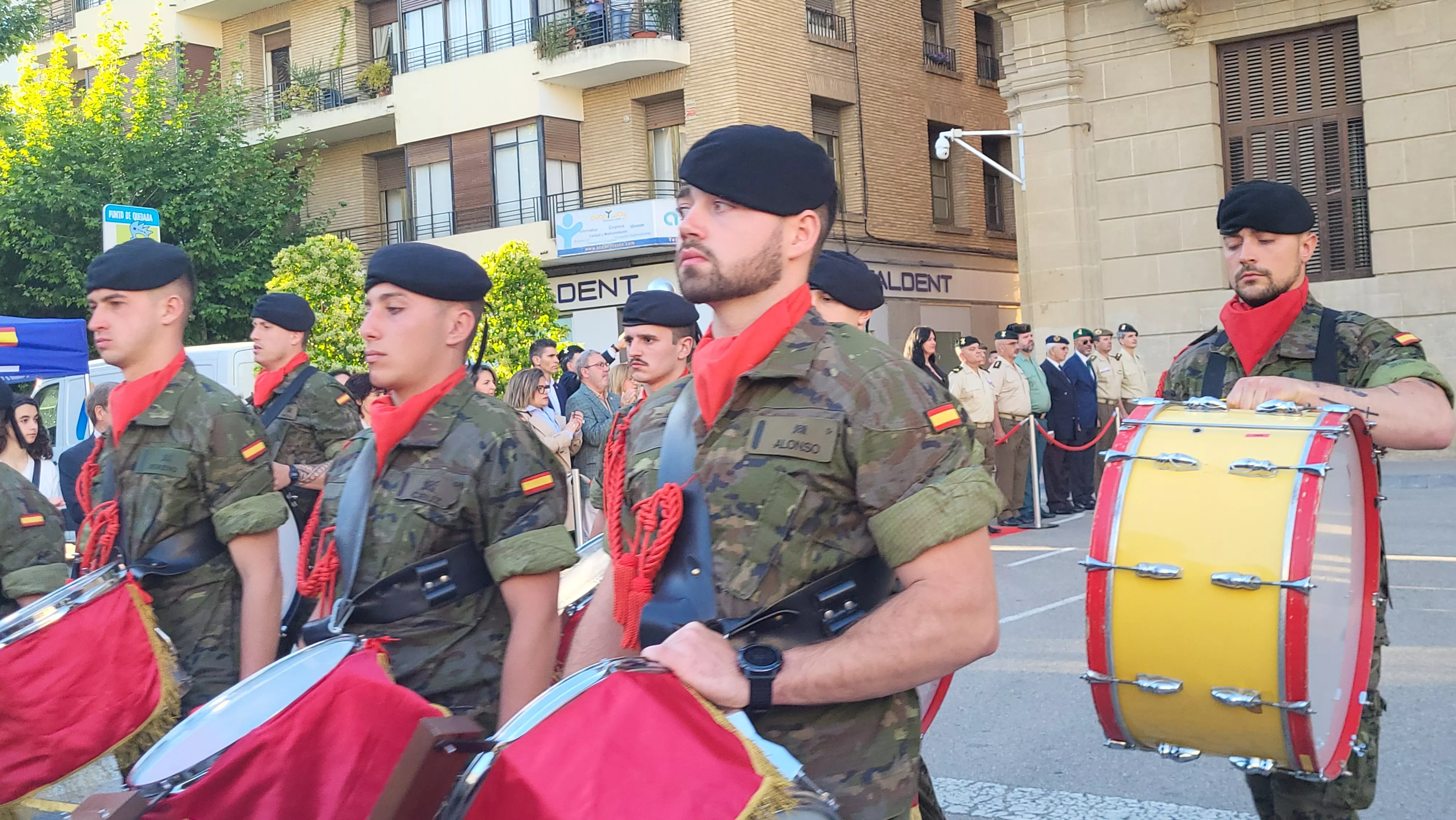 Encuentro de Bandas Militares en Huesca. Foto Mercedes Manterola