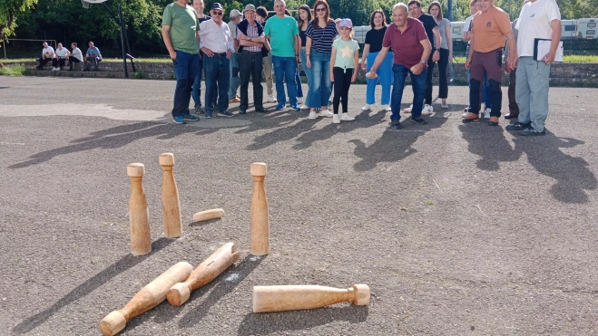 Juegos tradicionales en Oto, palistroc de Azanuy. Juegos tradicionales en Oto, palistroc de Azanuy.