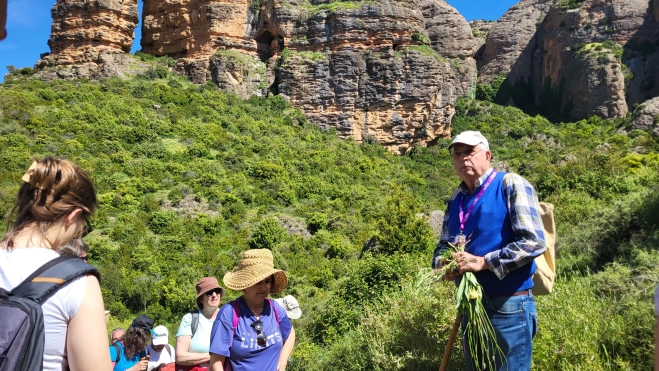 Manuel Roncero, con los mallos al fondo Manuel Roncero, con los mallos al fondo