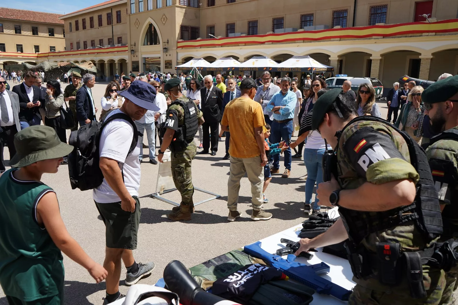  Jornada de Puertas Abiertas con motivo del Día de las Fuerzas Armadas