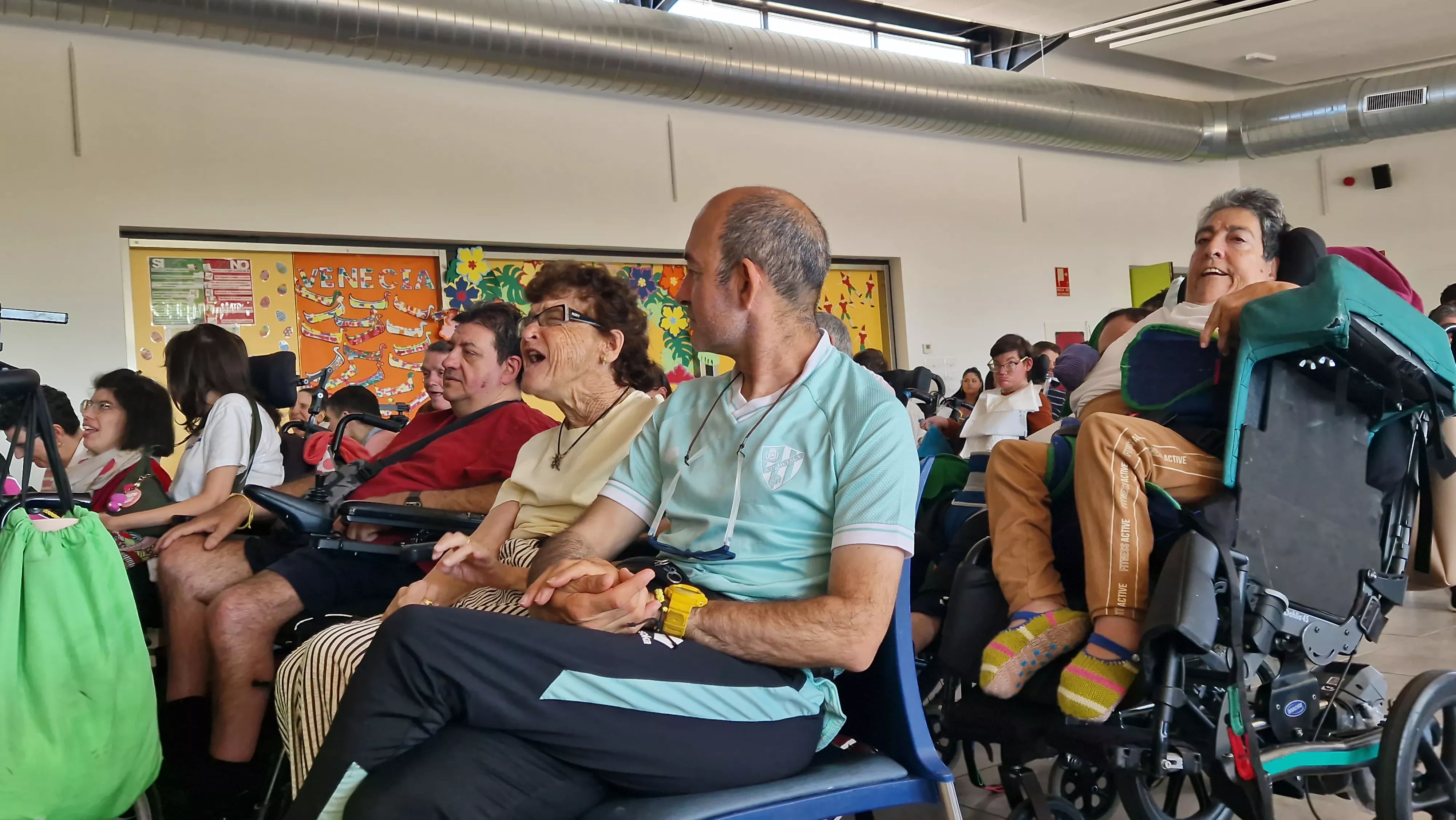 Actuación del Coro de la Universidad Ciudadana en Aspace Huesca. Foto Myriam Martínez