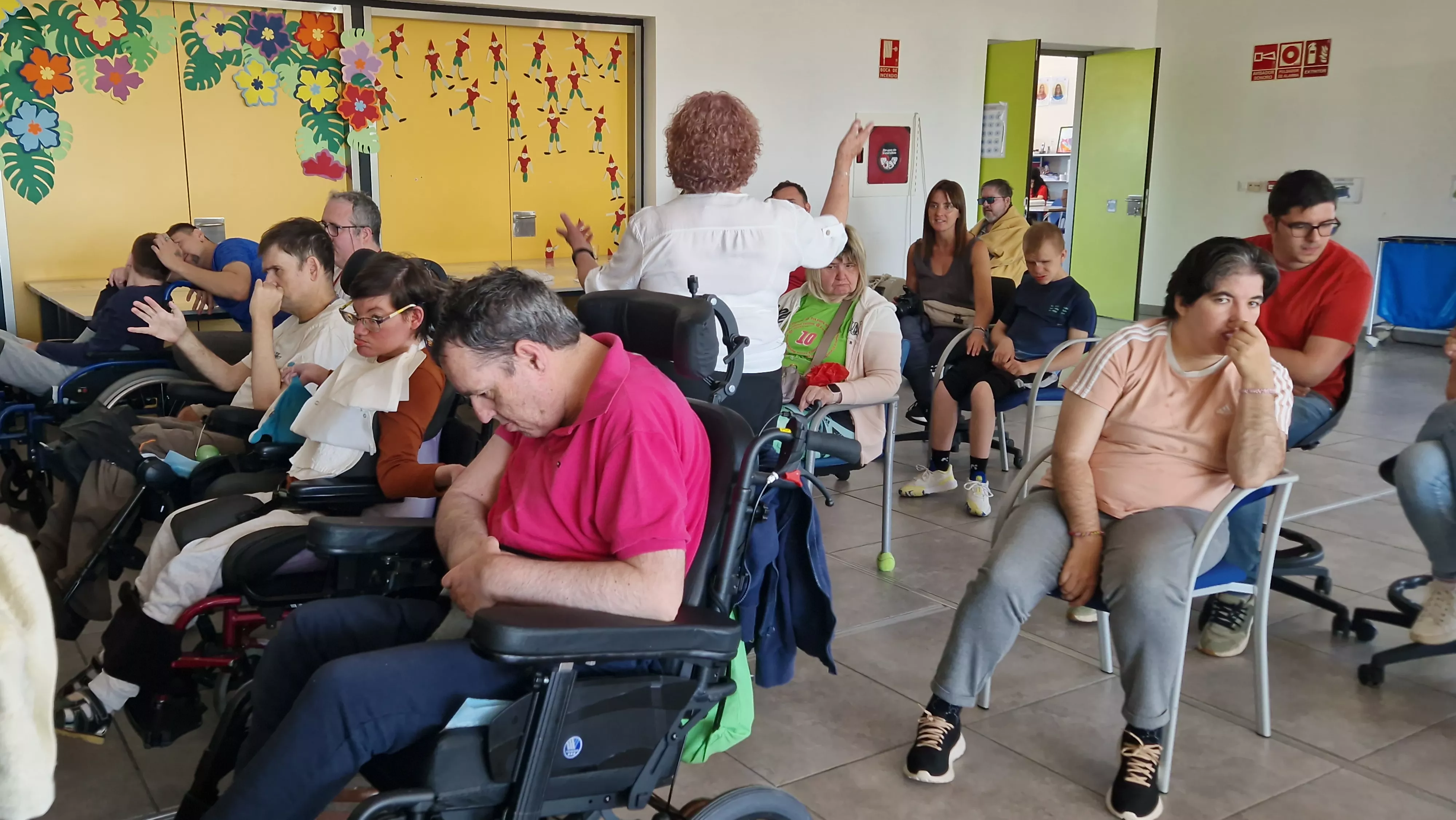 Actuación del Coro de la Universidad Ciudadana en Aspace Huesca. Foto Myriam Martínez