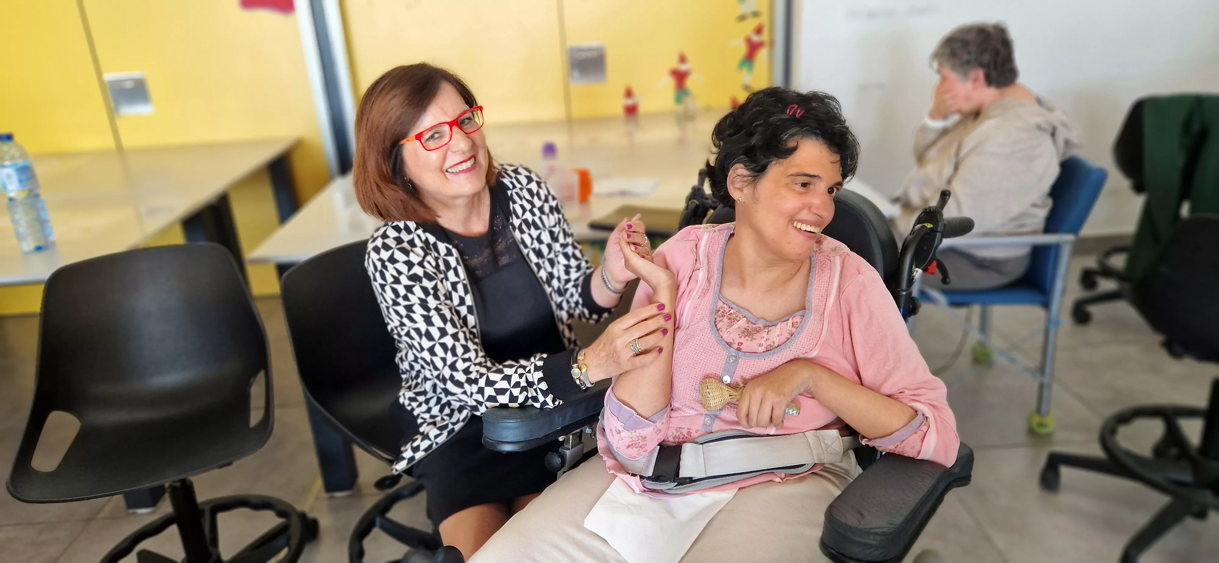Actuación del Coro de la Universidad Ciudadana en Aspace Huesca. Foto Myriam Martínez