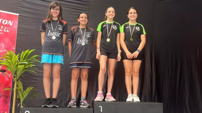 Alba Cejalvo y Vega Morer, campeonas DF-13 Alba Cejalvo y Vega Morer, campeonas DF-13