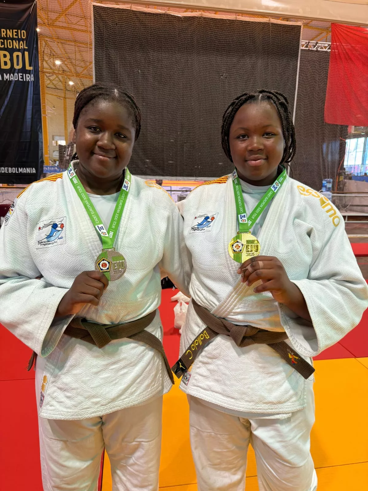 Ballalo y Sogoma, medallistas del Club Judo Binéfar en Portugal.