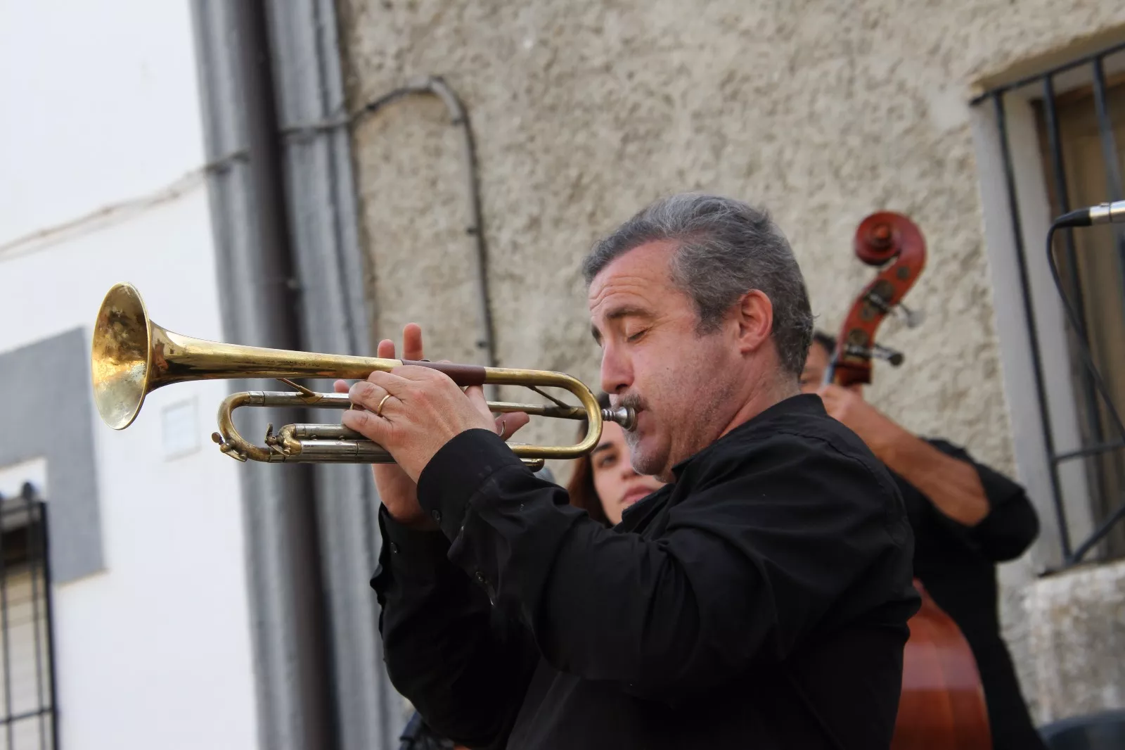 Celebración de Redoladas en Buñuales con Pixie Dixie. Foto Carlos Neofato