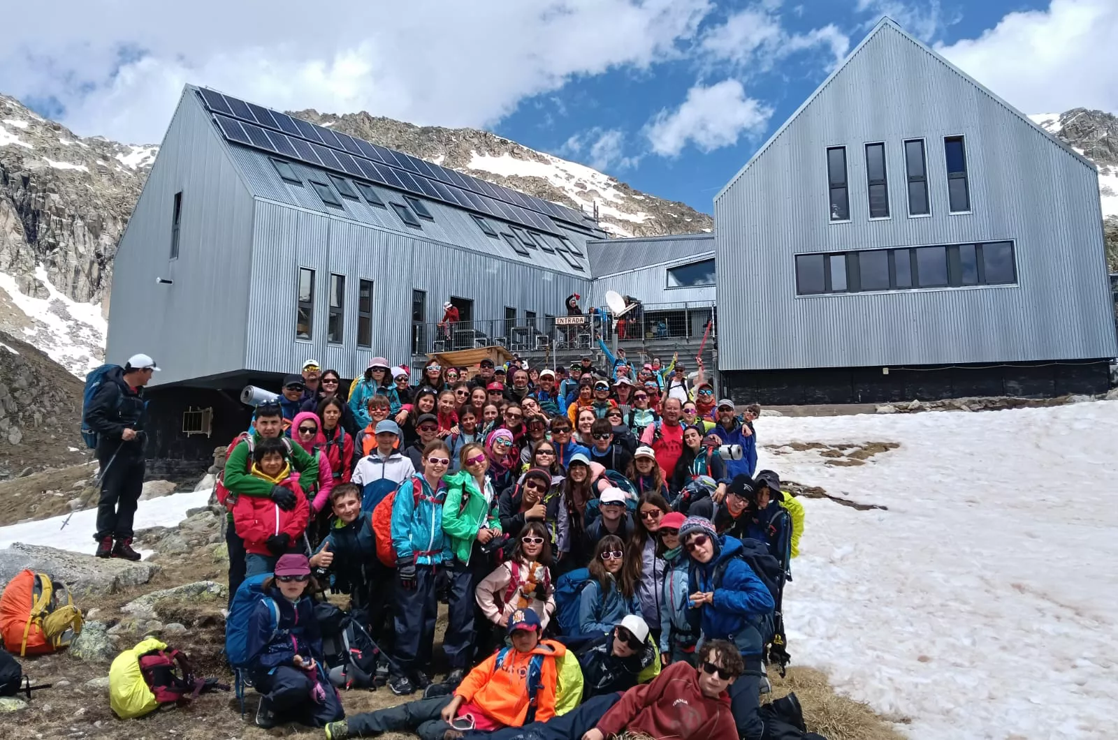 Grupo en el refugio de Cap de Llauset. 