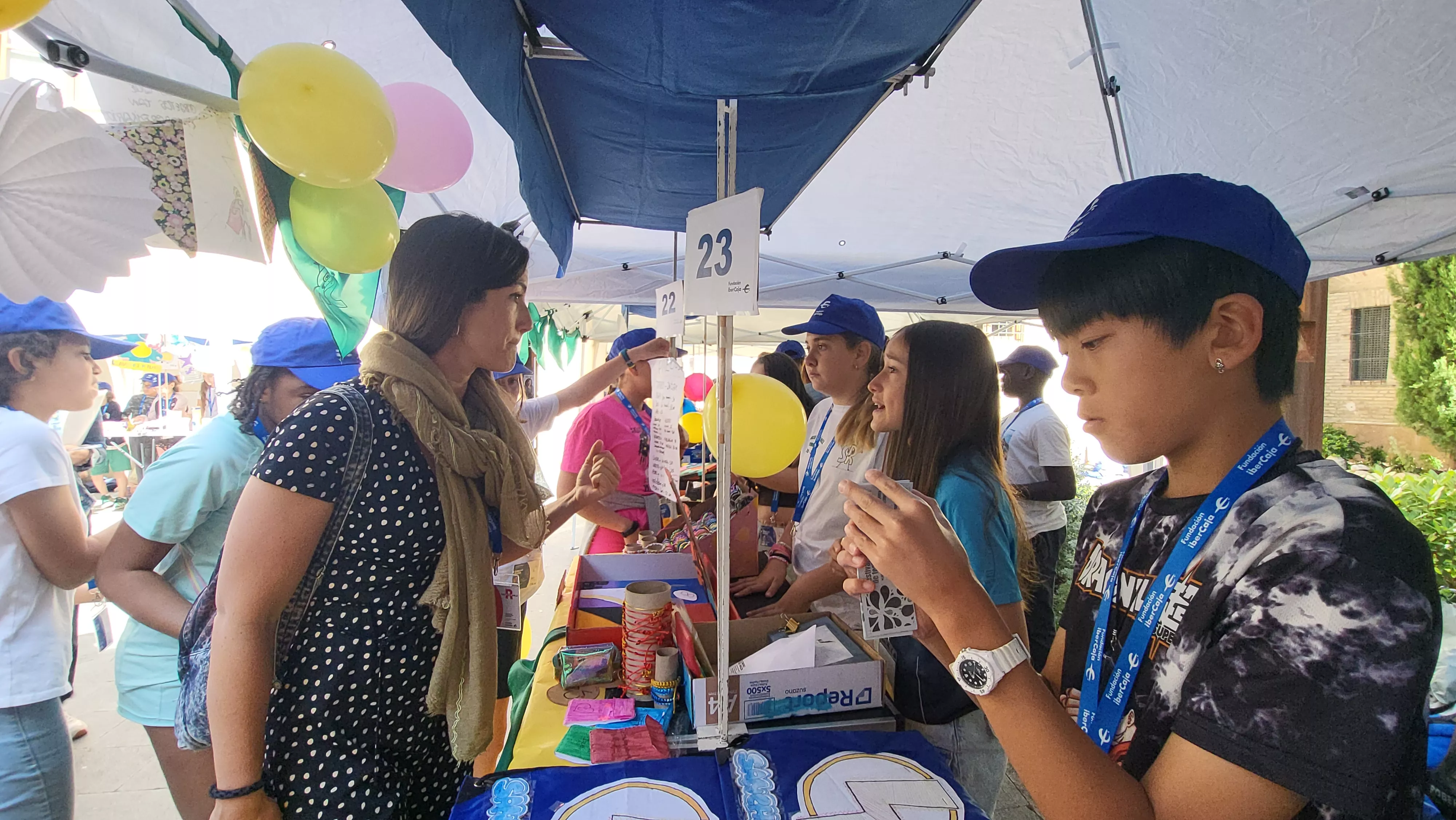 Mercado de Cooperativas Escolares en el centro Fundación Ibercaja. Foto Mercedes Manterola