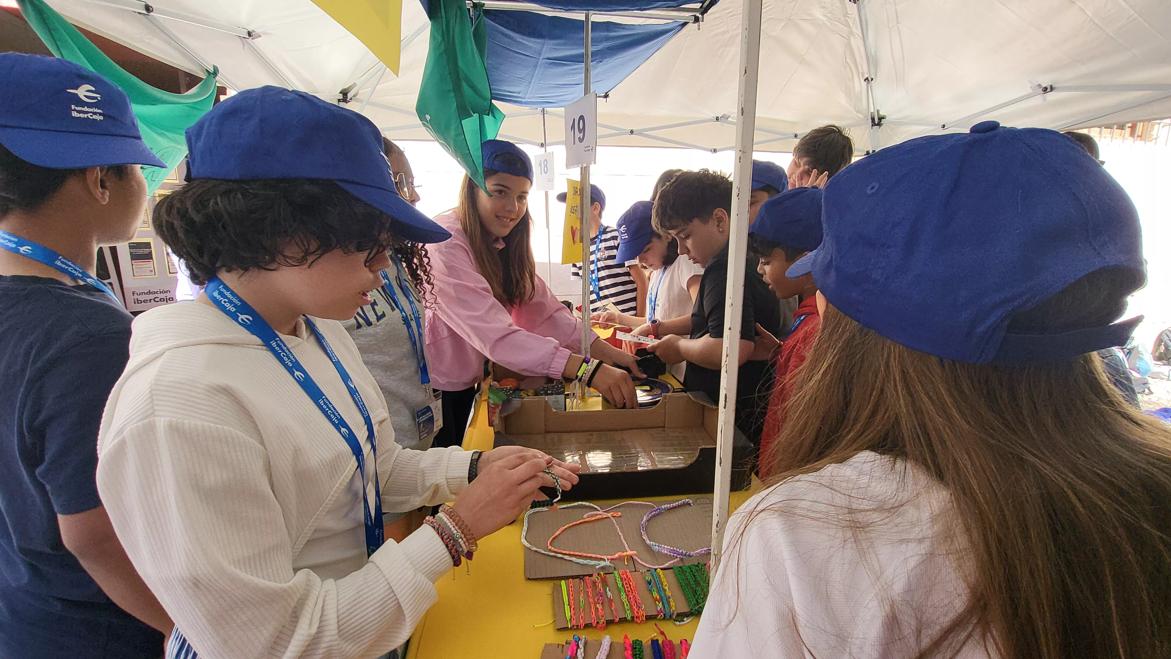 Mercado de Cooperativas Escolares en el centro Fundación Ibercaja. Foto Mercedes Manterola