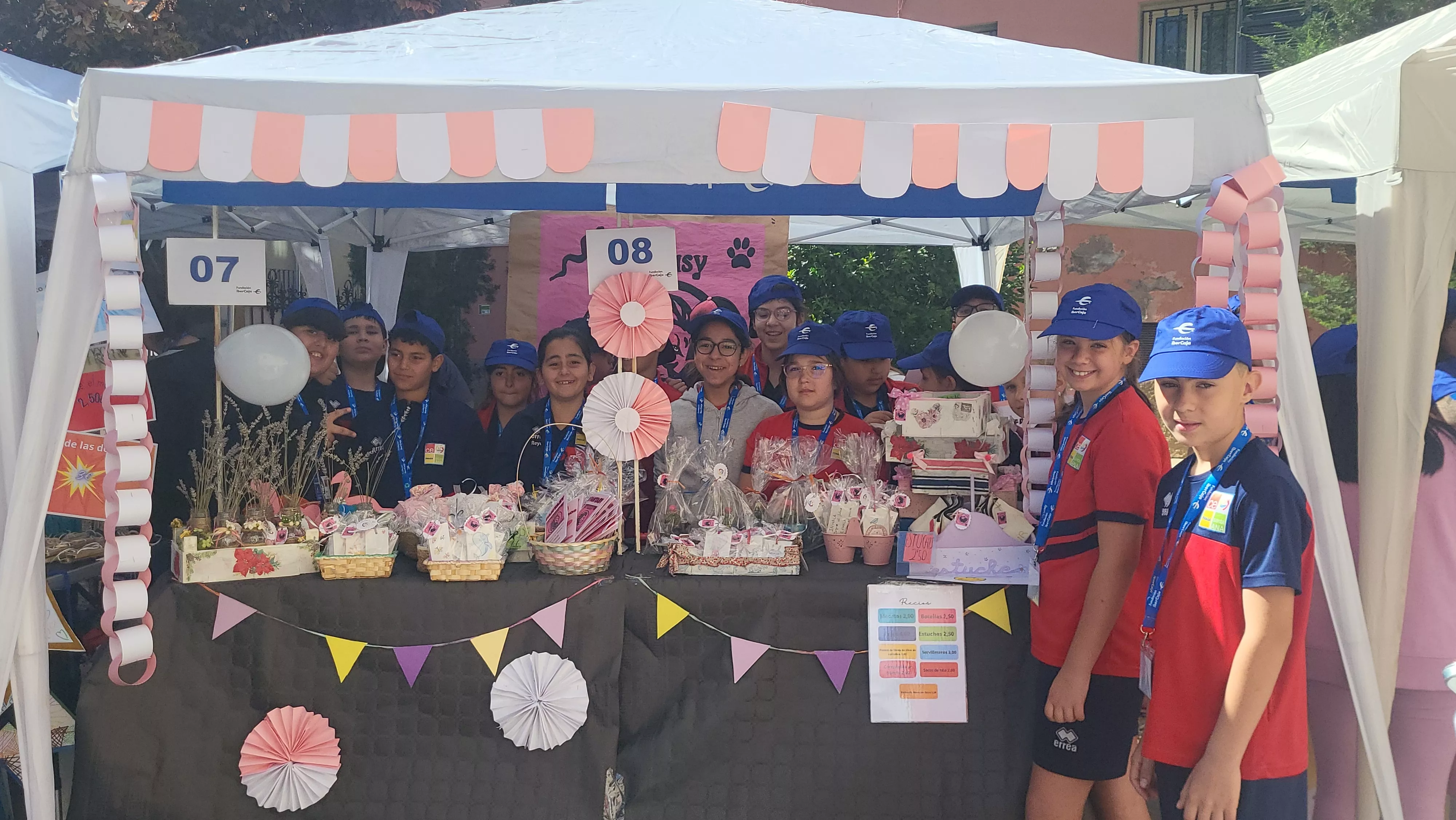 Mercado de Cooperativas Escolares en el centro Fundación Ibercaja. Foto Mercedes Manterola