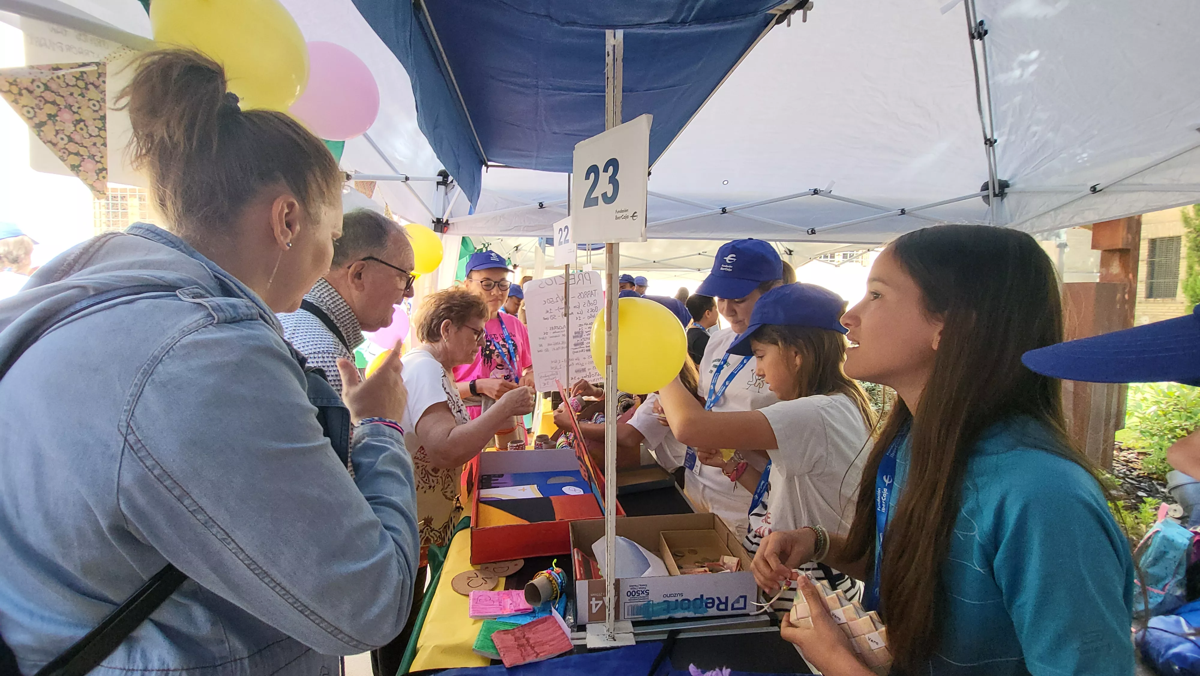 Mercado de Cooperativas Escolares en el centro Fundación Ibercaja. Foto Mercedes Manterola