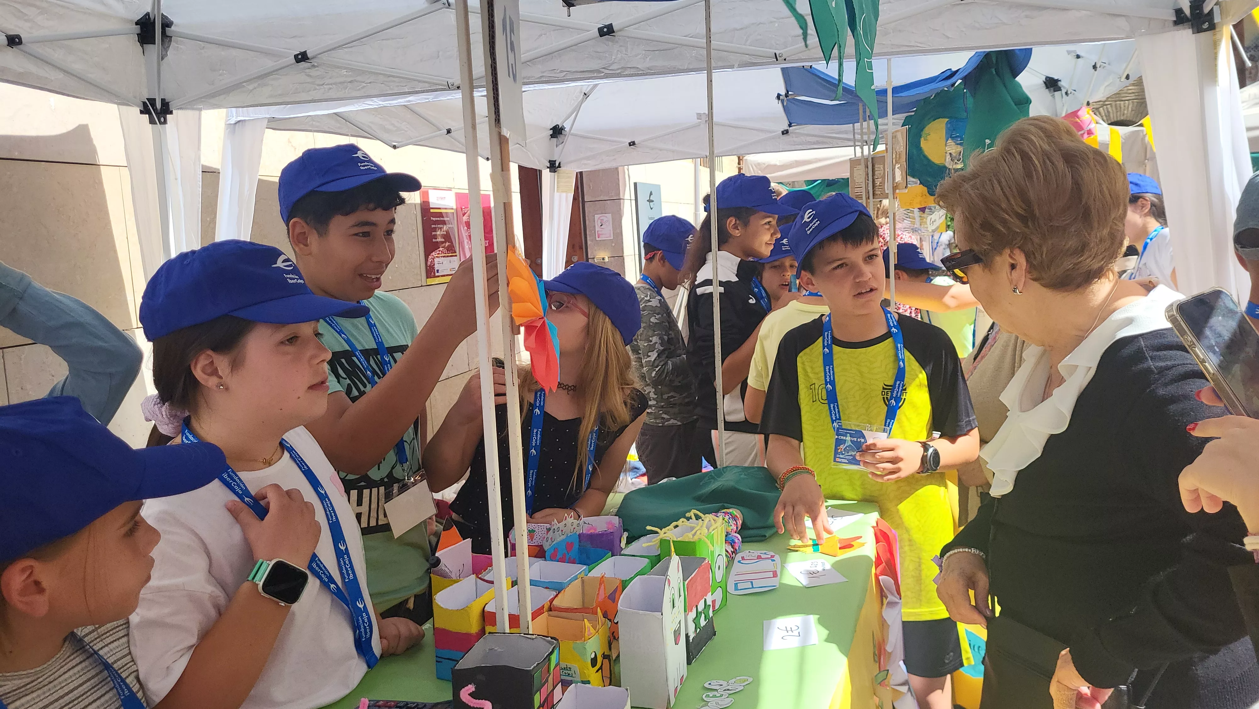 Mercado de Cooperativas Escolares en el centro Fundación Ibercaja. Foto Mercedes Manterola