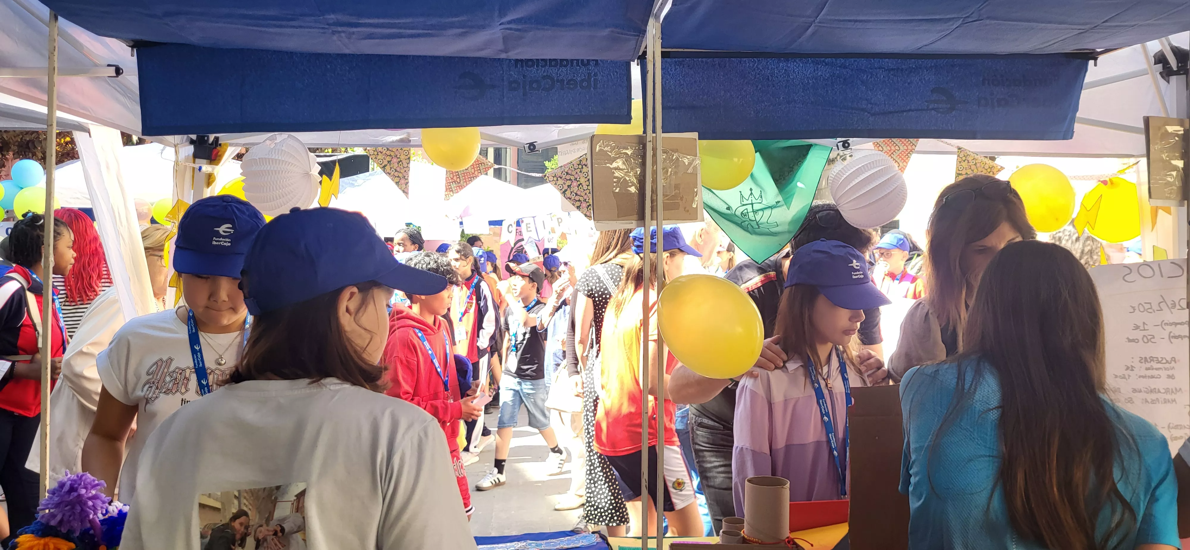 Mercado de Cooperativas Escolares en el centro Fundación Ibercaja. Foto Mercedes Manterola