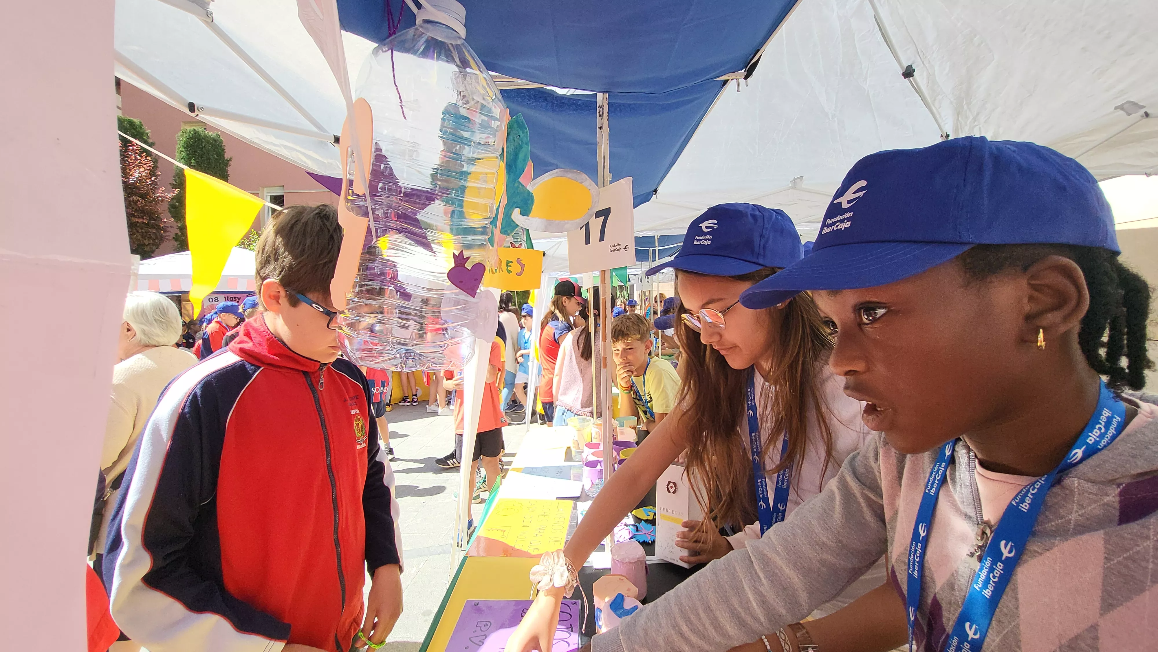 Mercado de Cooperativas Escolares en el centro Fundación Ibercaja. Foto Mercedes Manterola