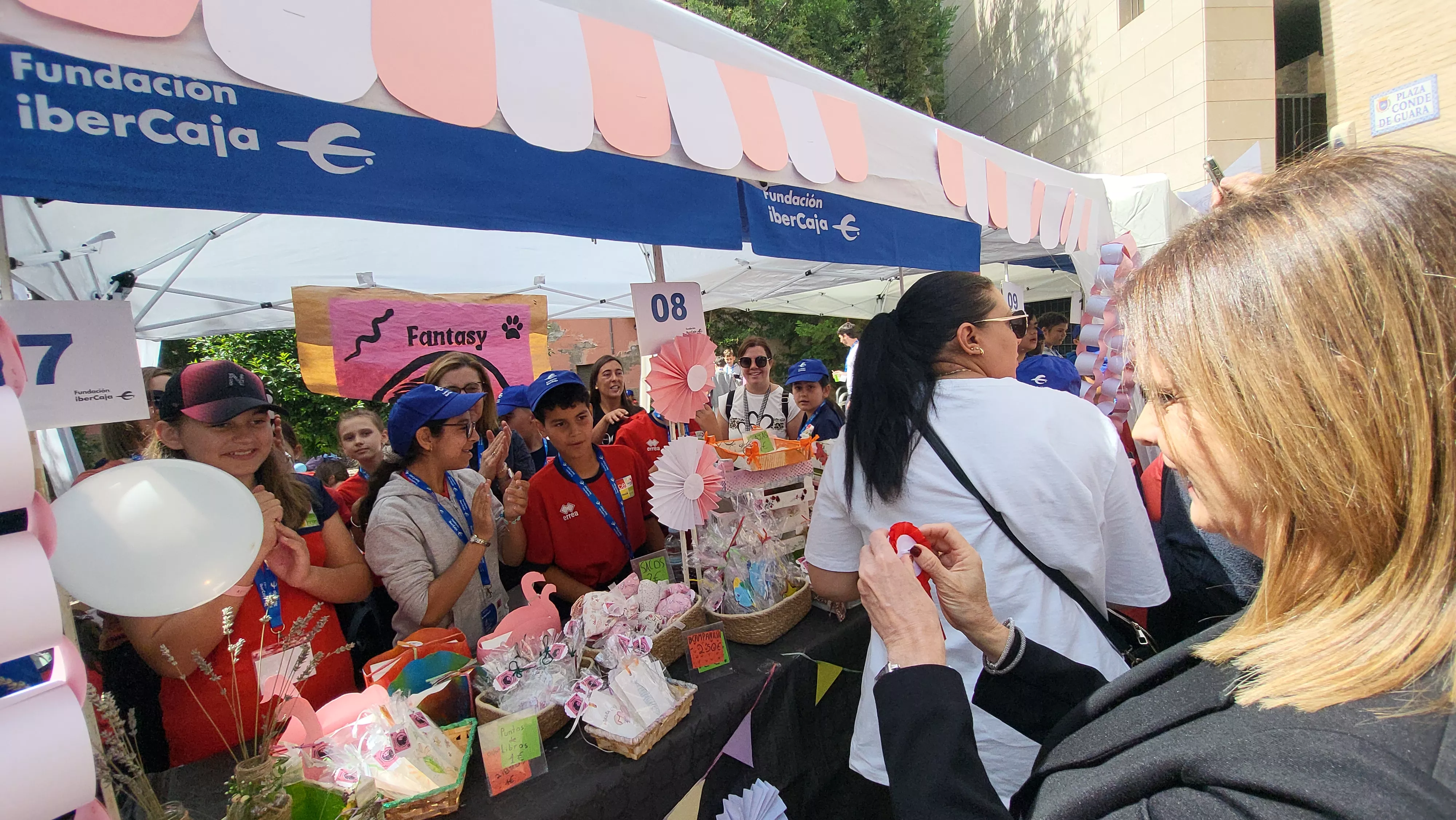 Mercado de Cooperativas Escolares en el centro Fundación Ibercaja. Foto Mercedes Manterola