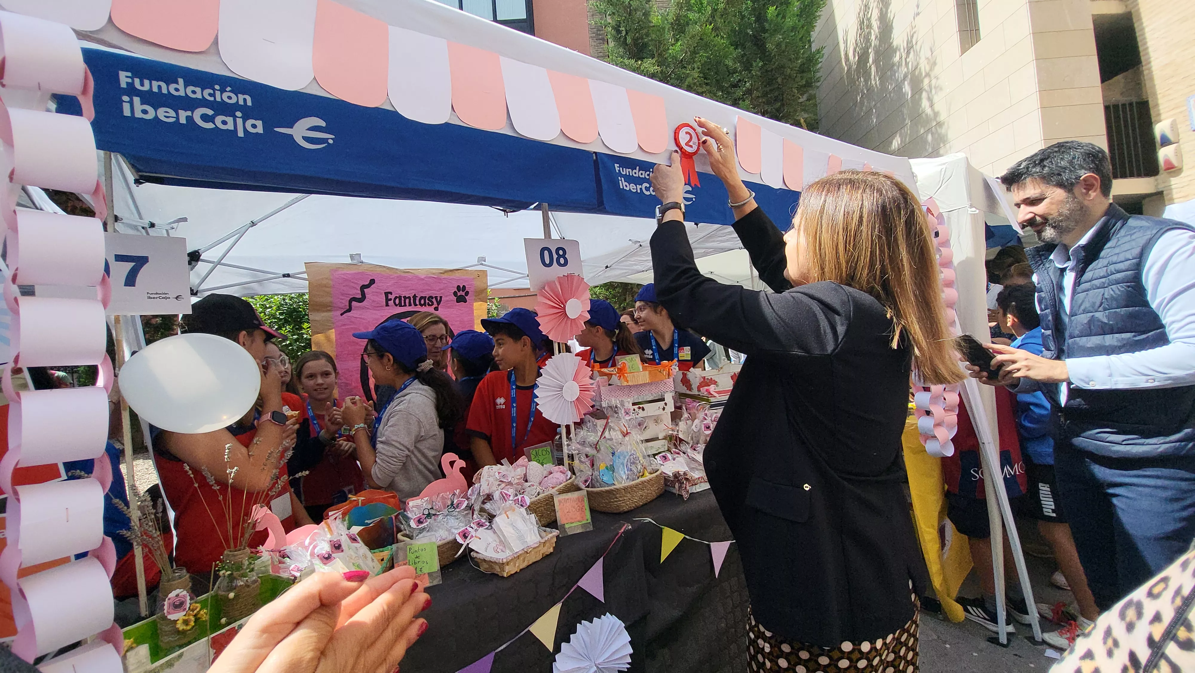 Mercado de Cooperativas Escolares en el centro Fundación Ibercaja. Foto Mercedes Manterola