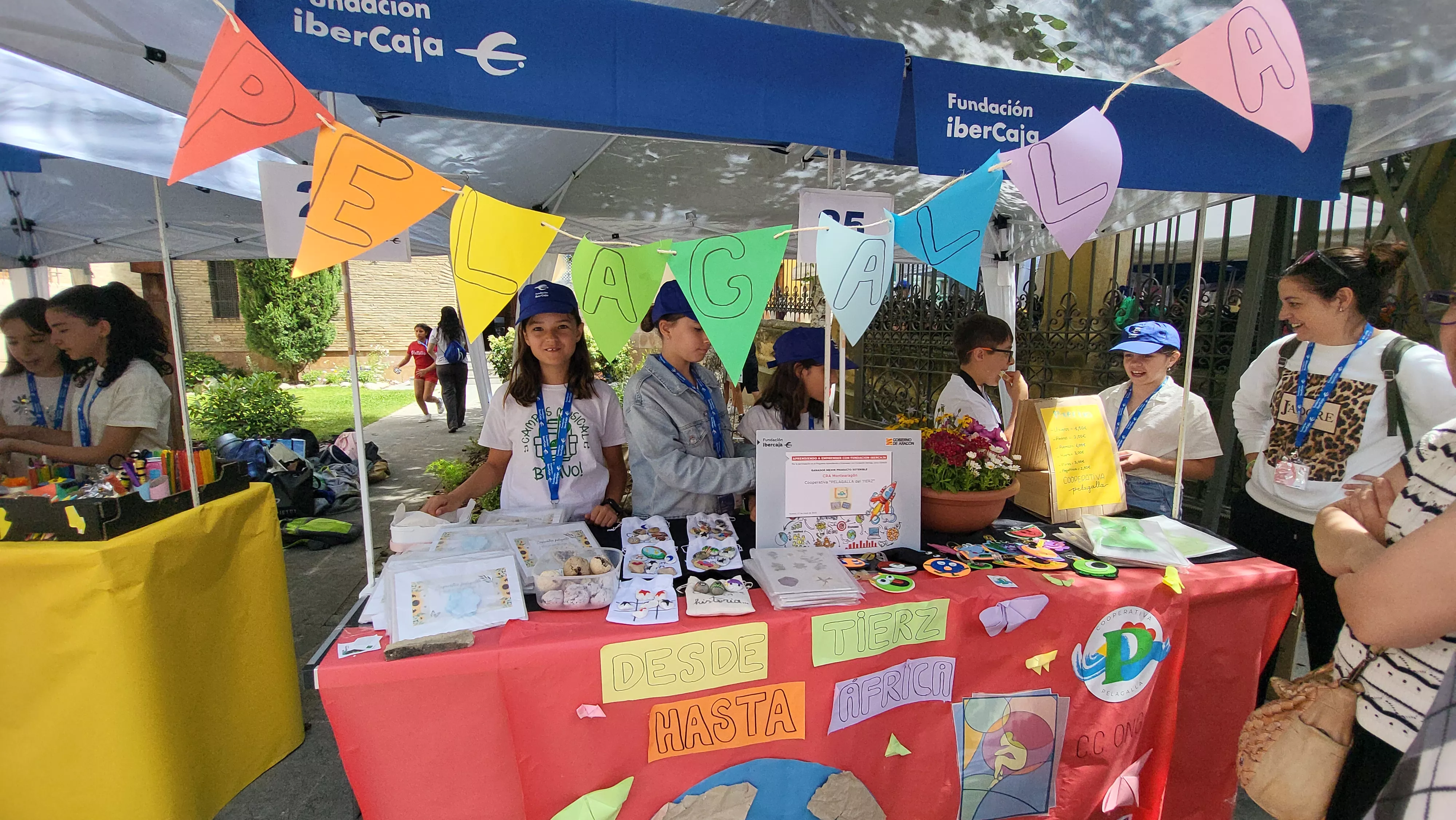 Mercado de Cooperativas Escolares en el centro Fundación Ibercaja. Foto Mercedes Manterola