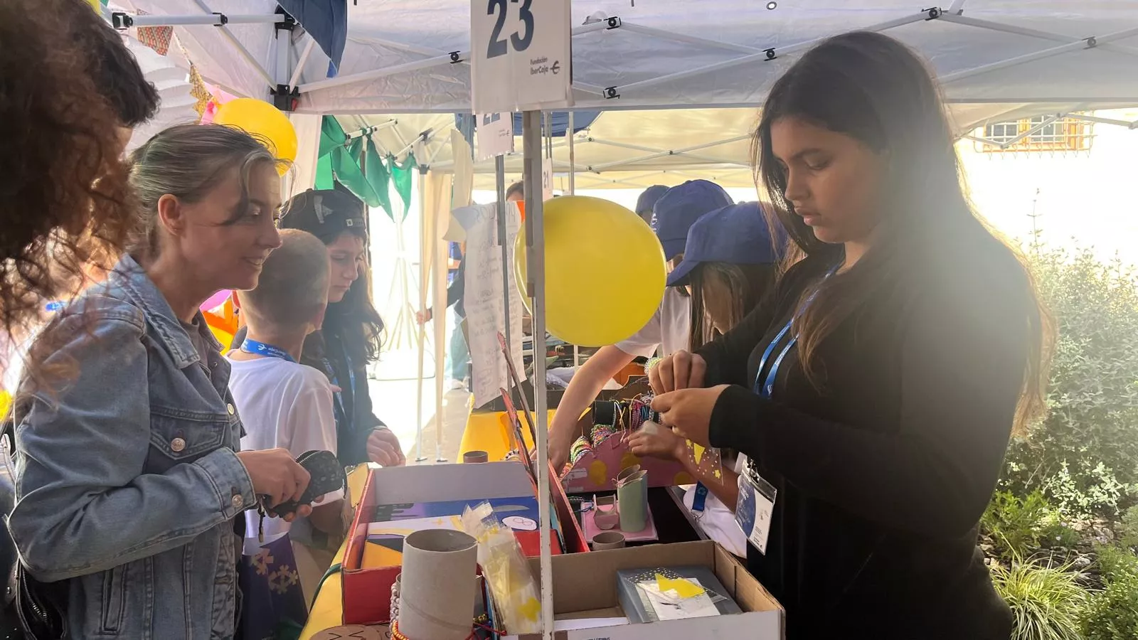 Mercado de Cooperativas Escolares en el centro Fundación Ibercaja. Foto Mercedes Manterola